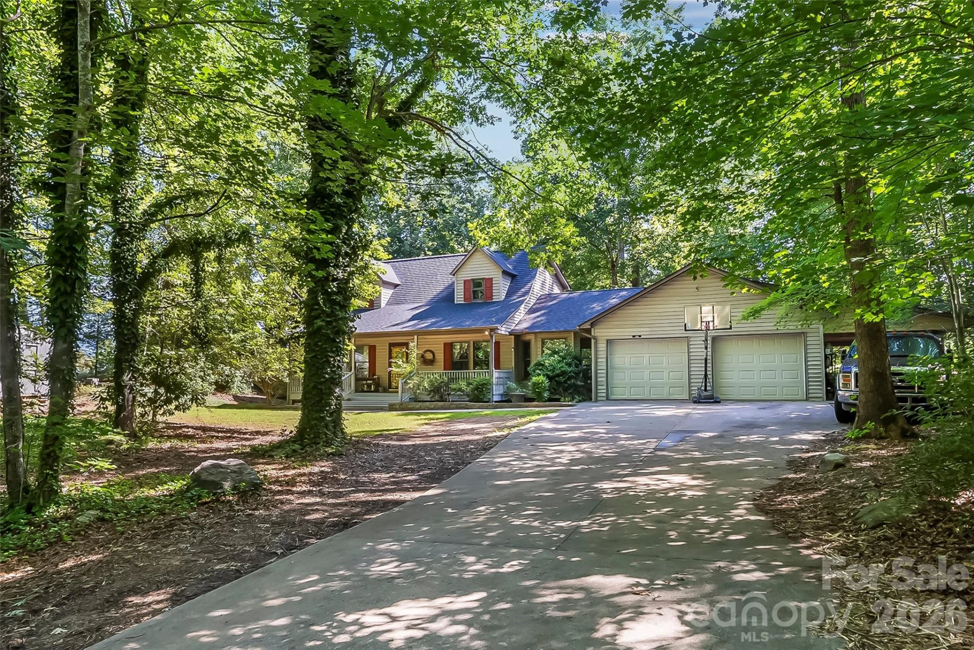 34 Lakeside Drive