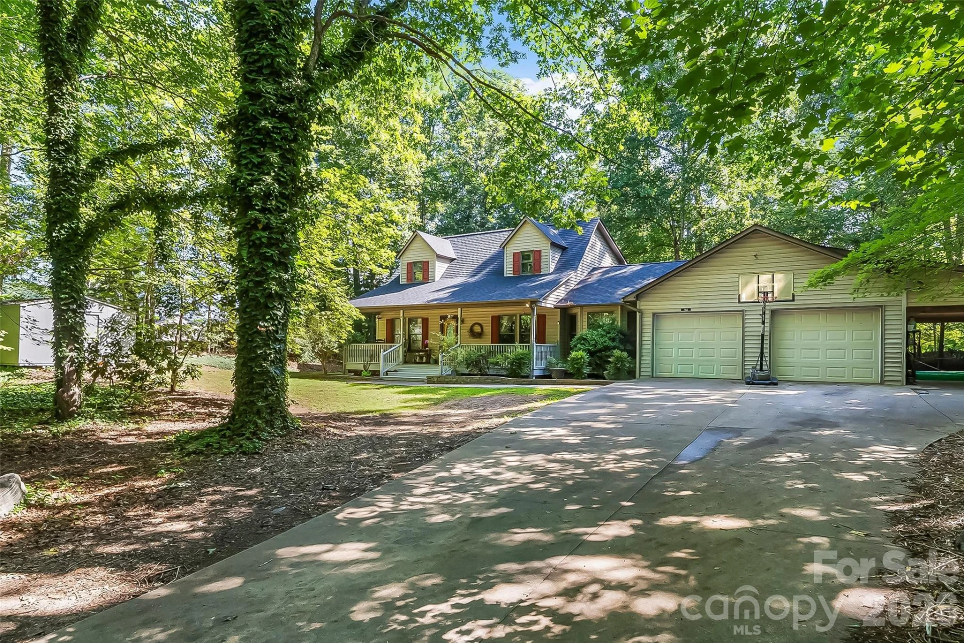 34 Lakeside Drive - Photo 2