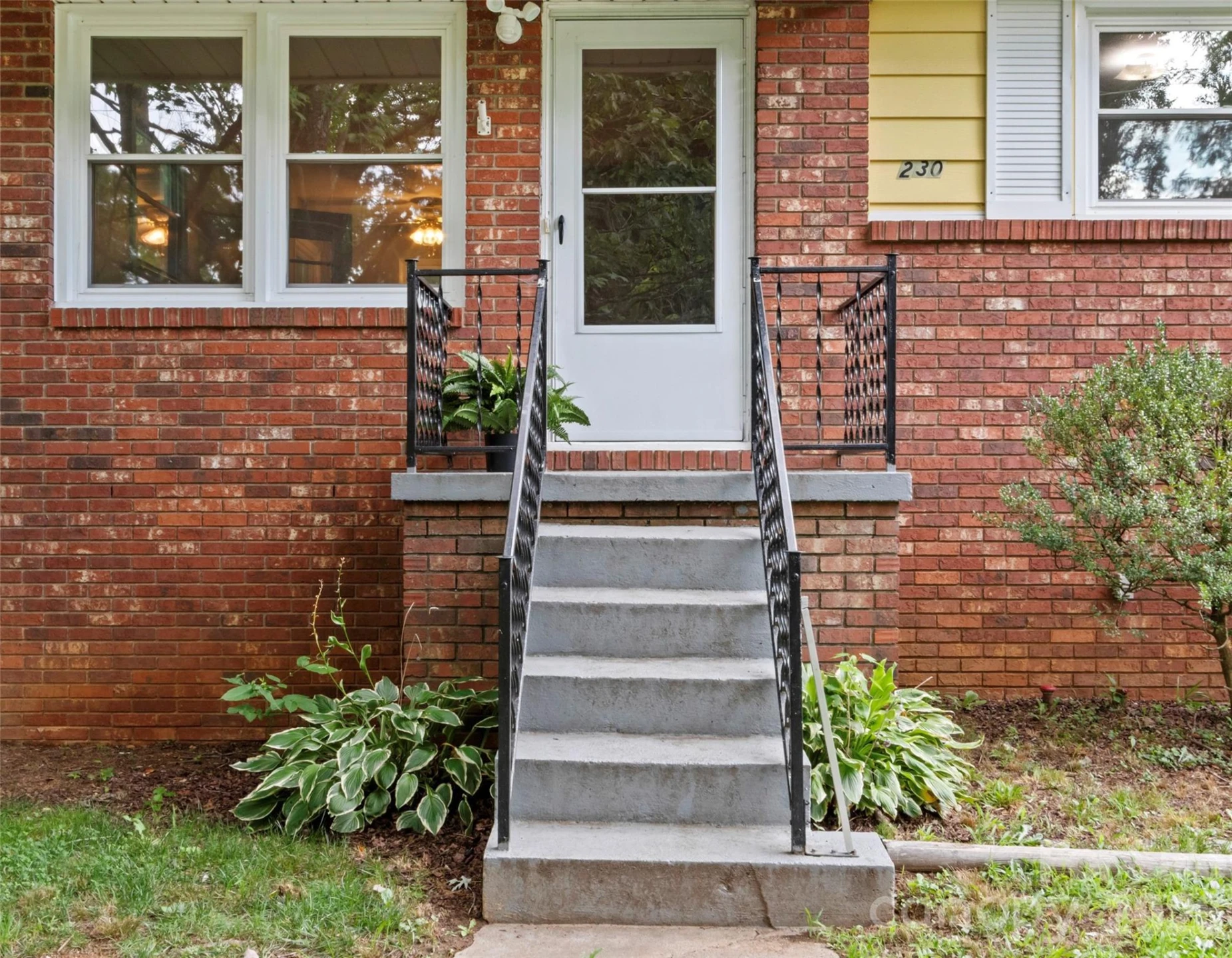 230 School Road E - Photo 4