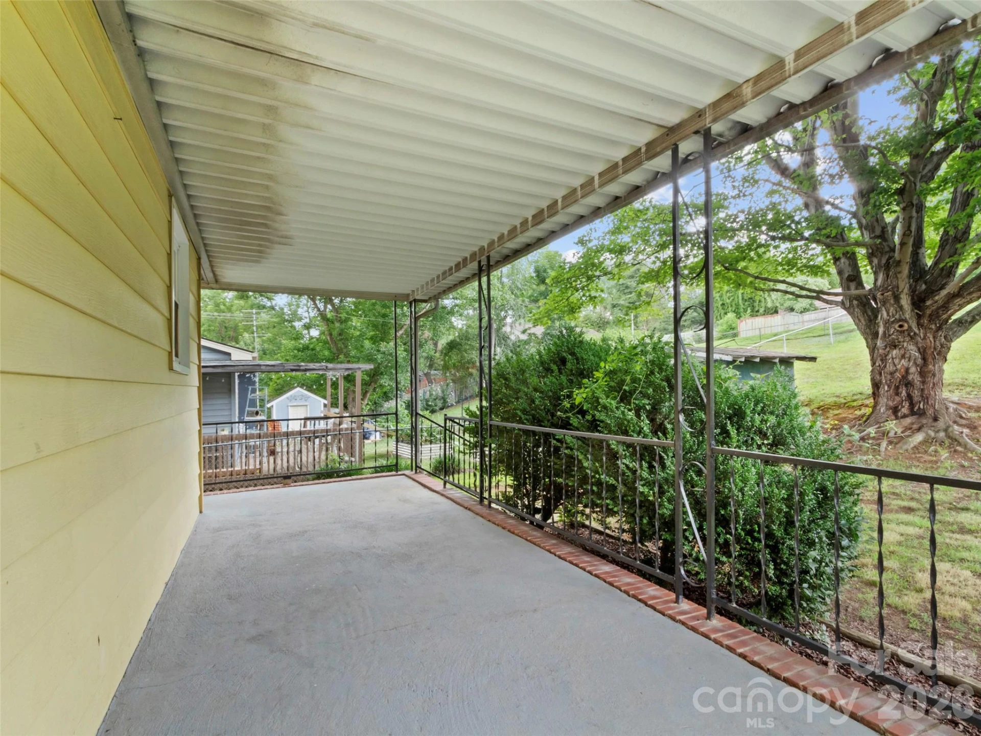230 School Road E - Photo 36