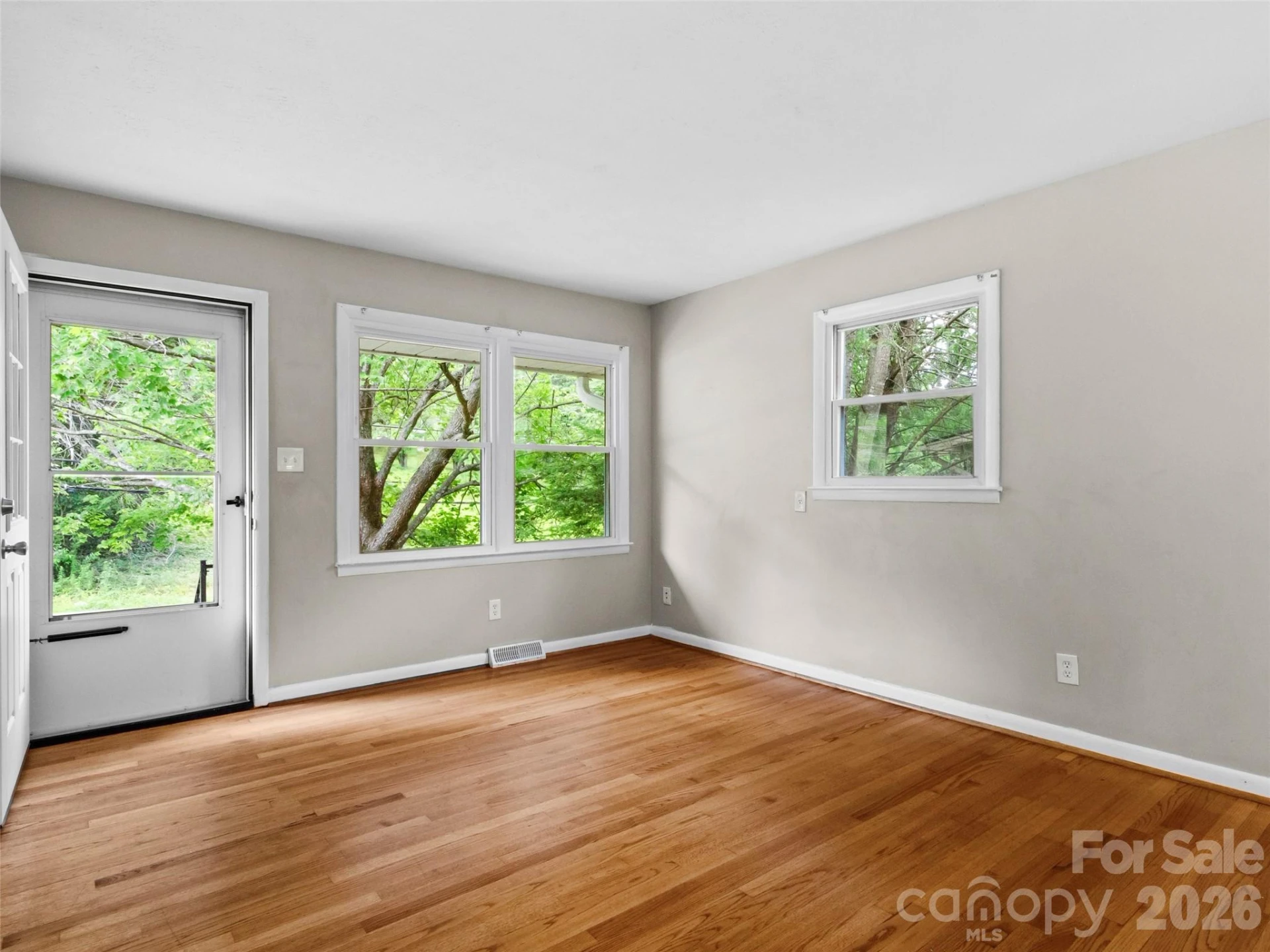230 School Road E - Photo 7