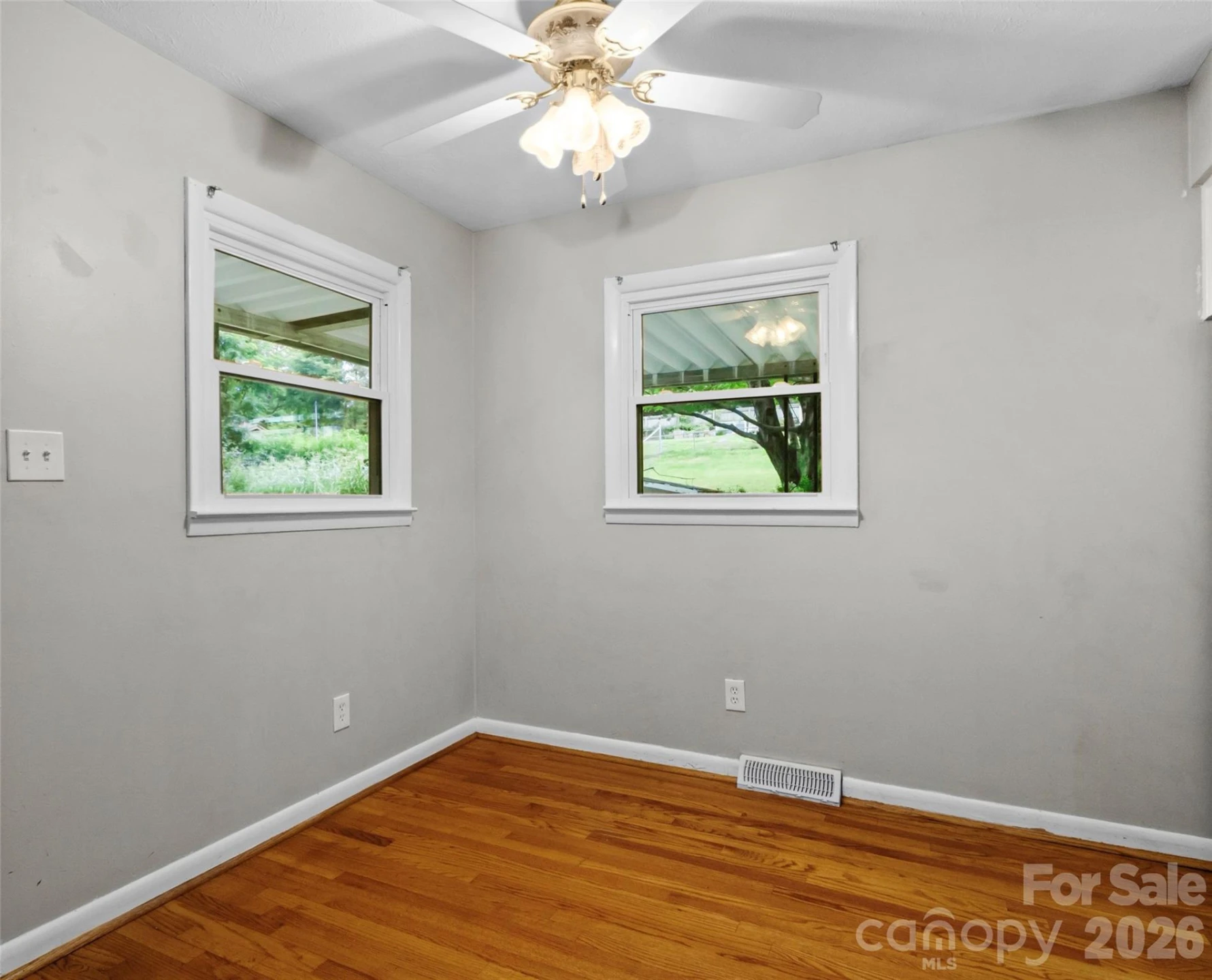 230 School Road E - Photo 8