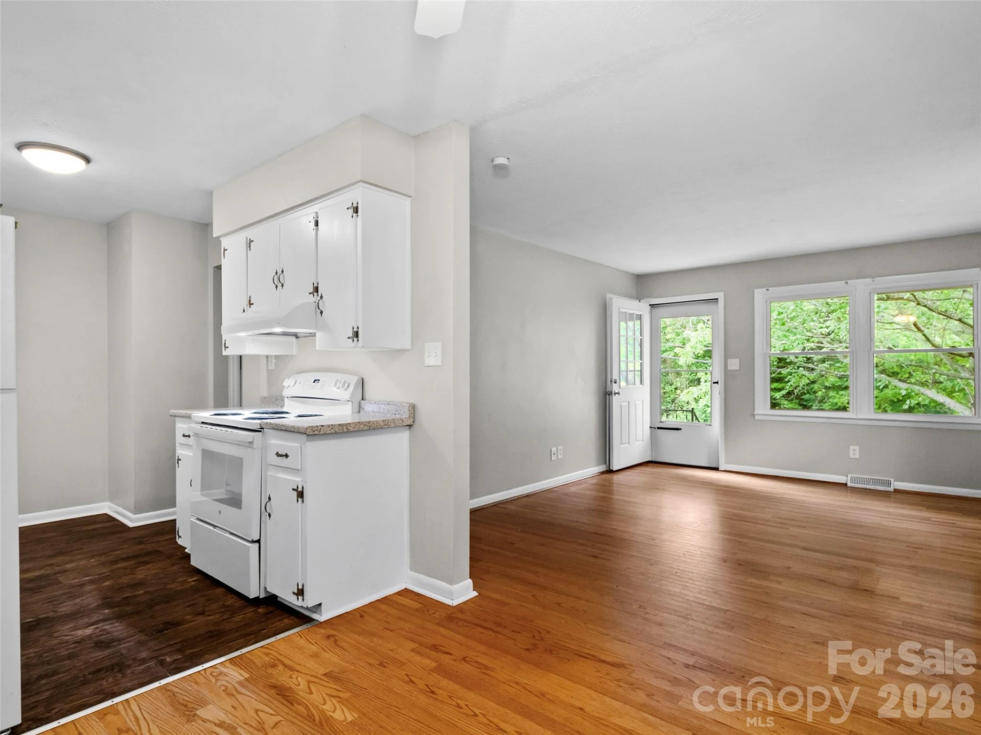 230 School Road E - Photo 9