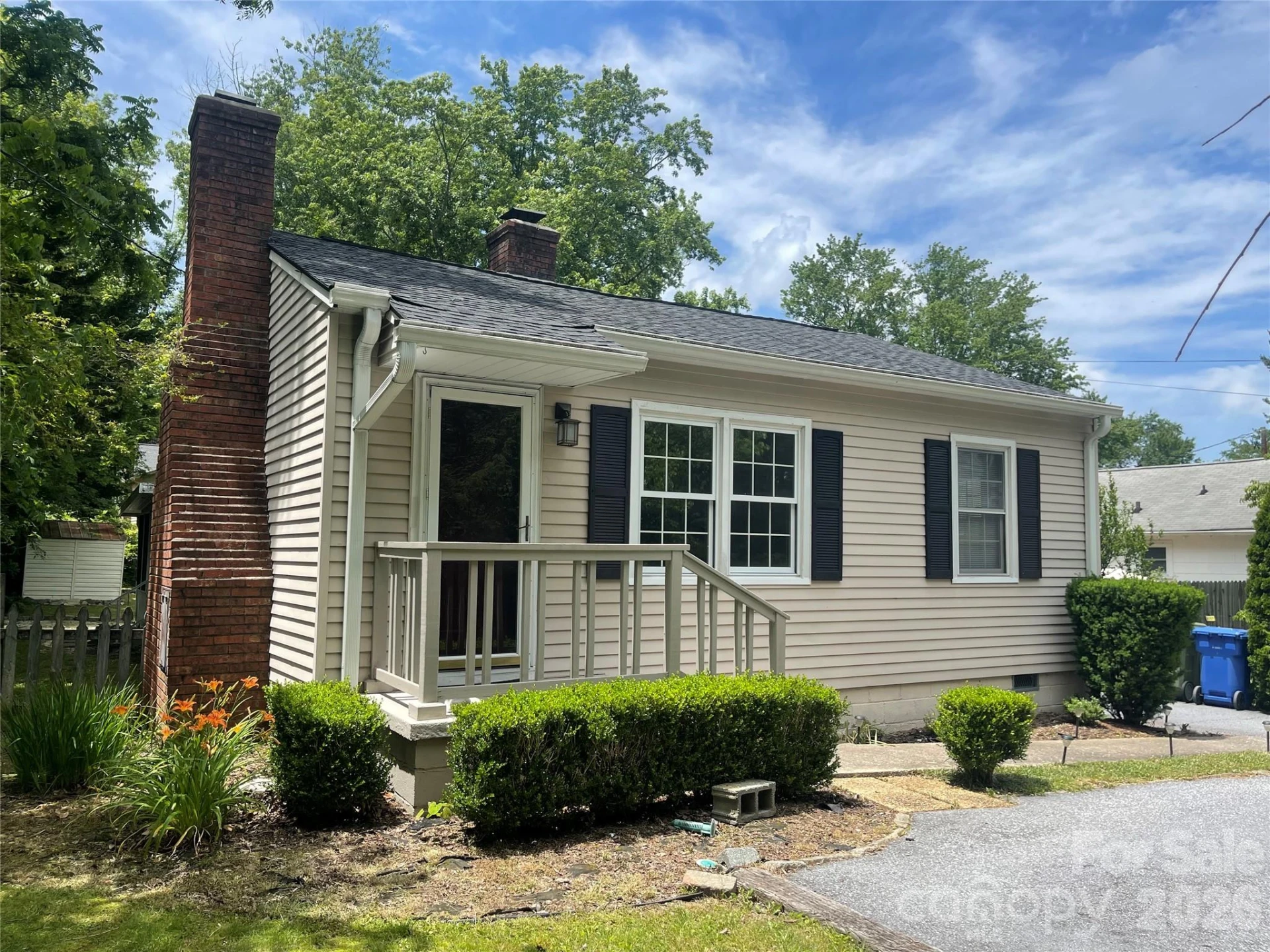 839 Kanuga Road - Photo 2