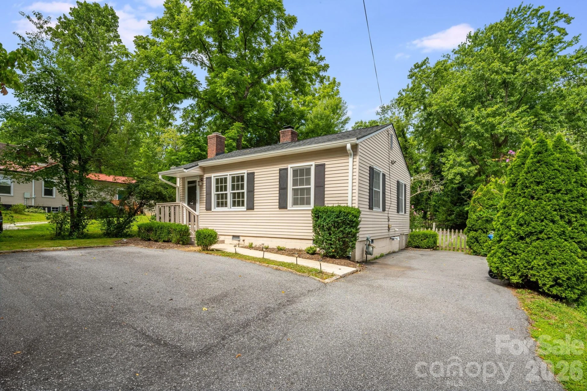 839 Kanuga Road - Photo 3
