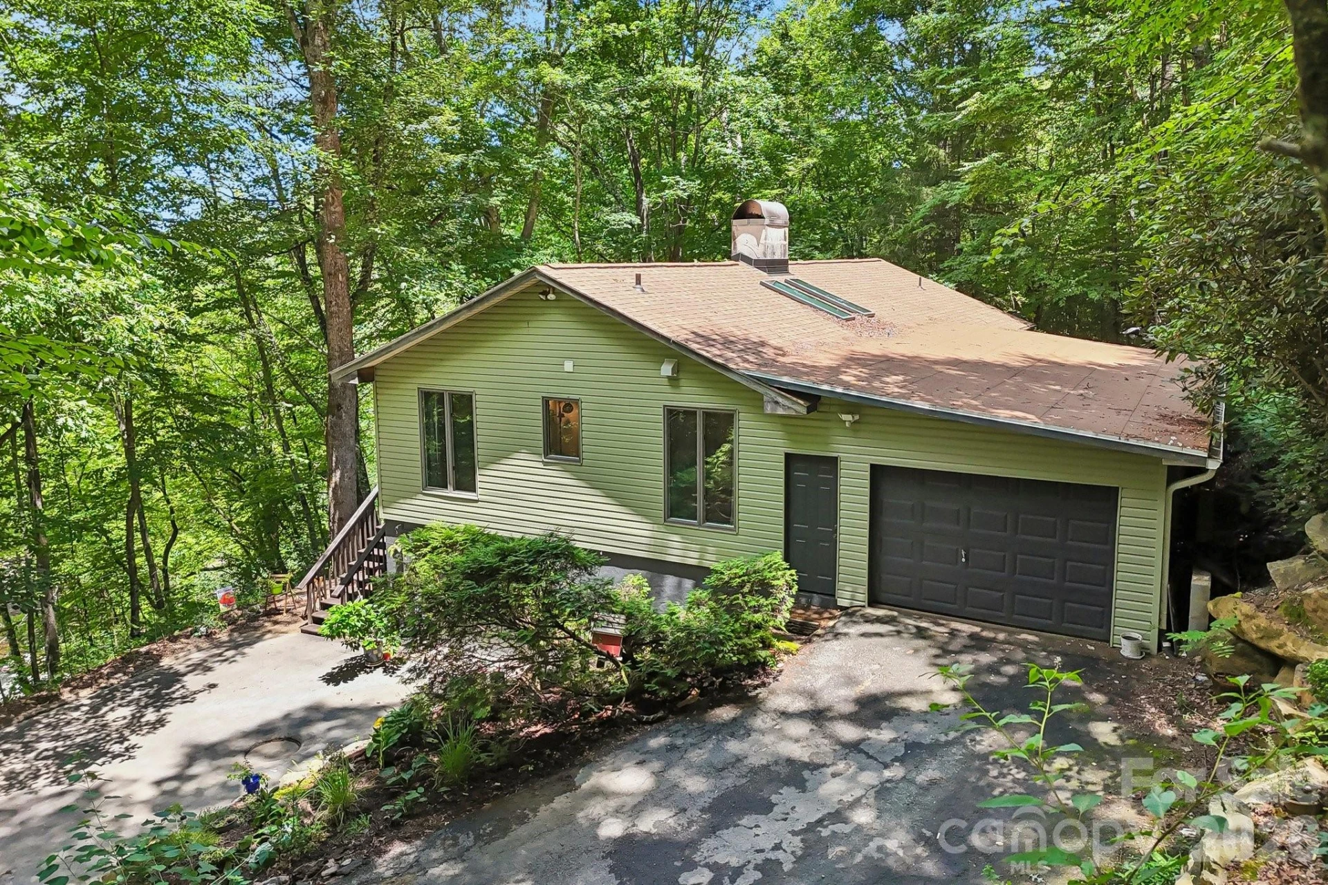 637 Cascade Lake Road - Photo 2