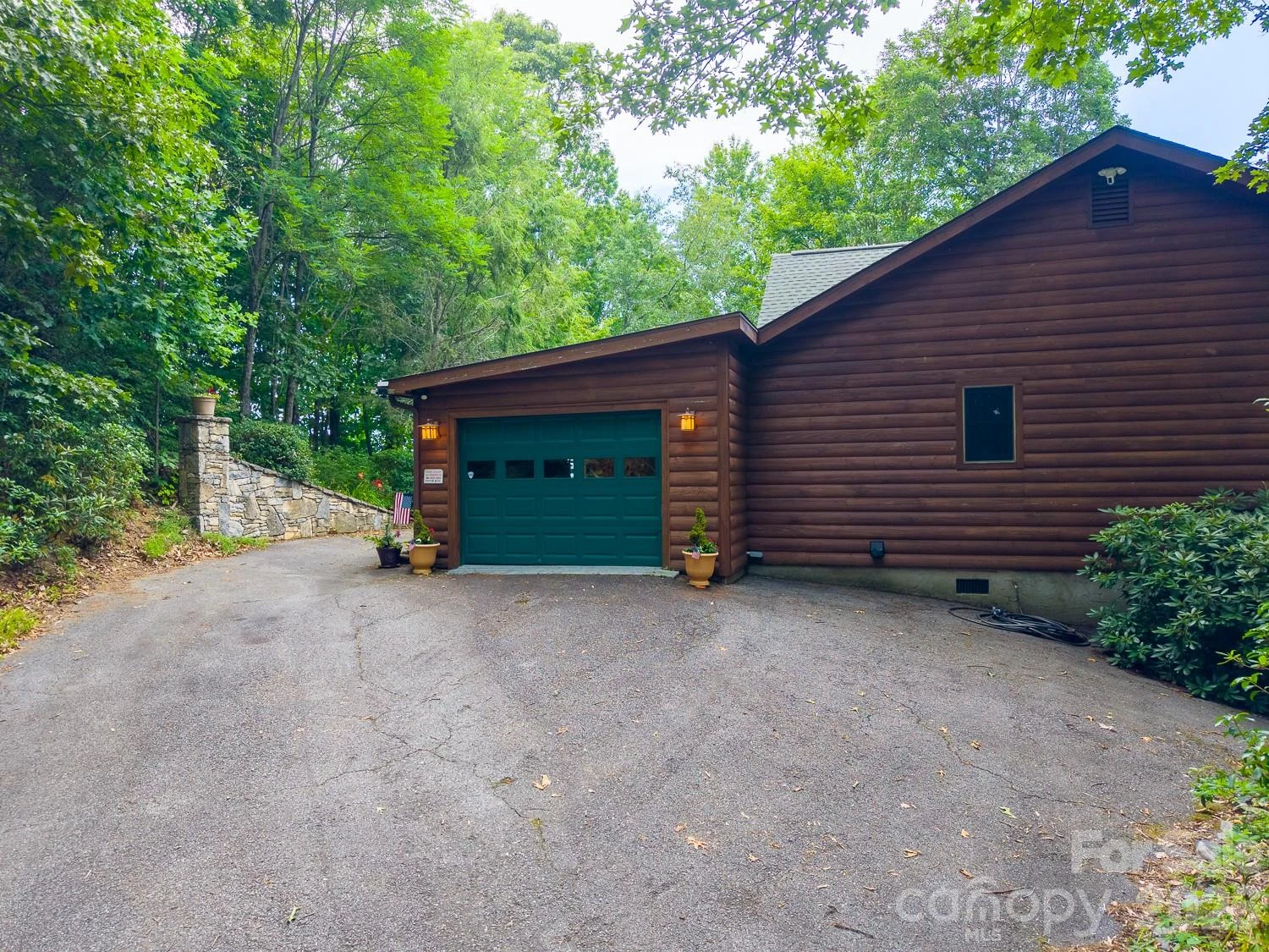 760 Woody Lane - Photo 5