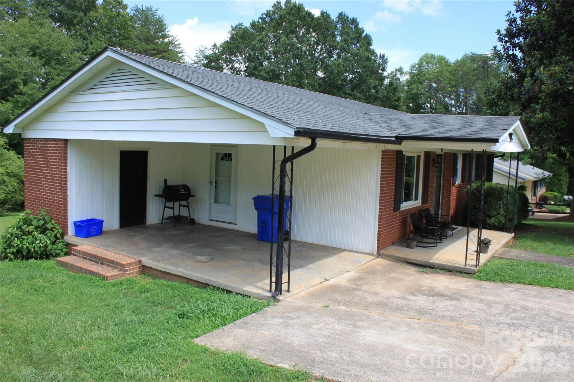 165 Springdale Drive - Photo 10