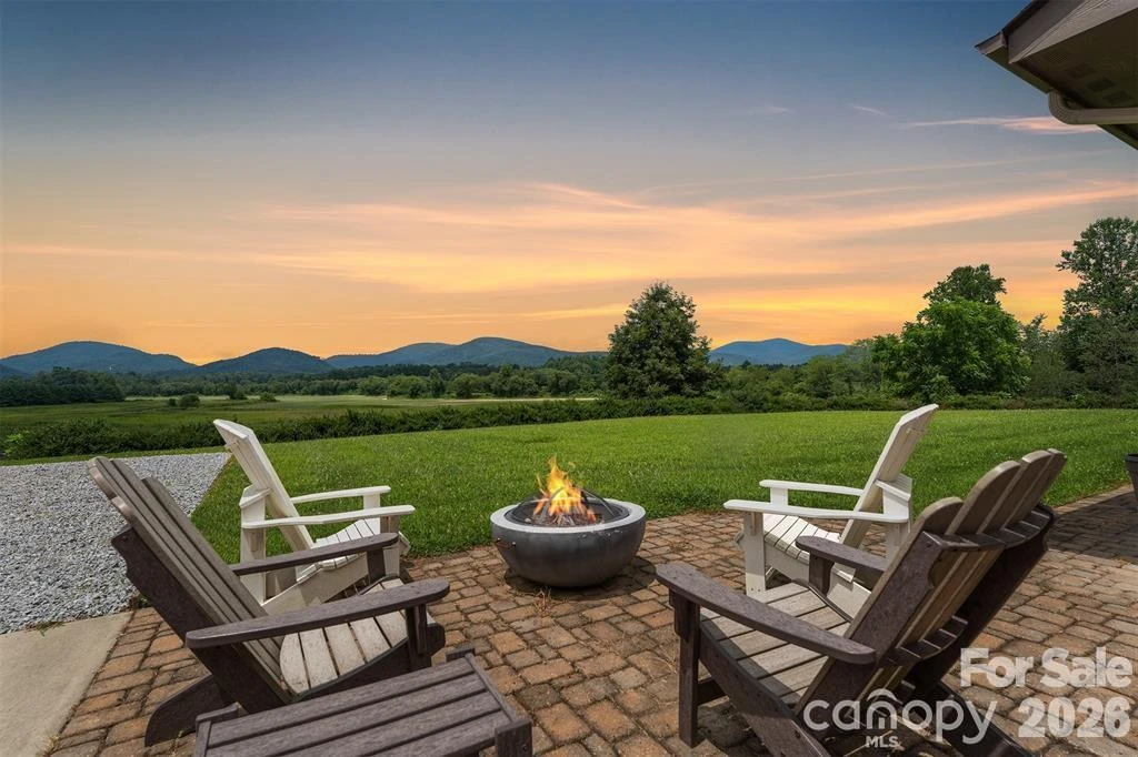 326 Golden Valley Drive - Photo 2