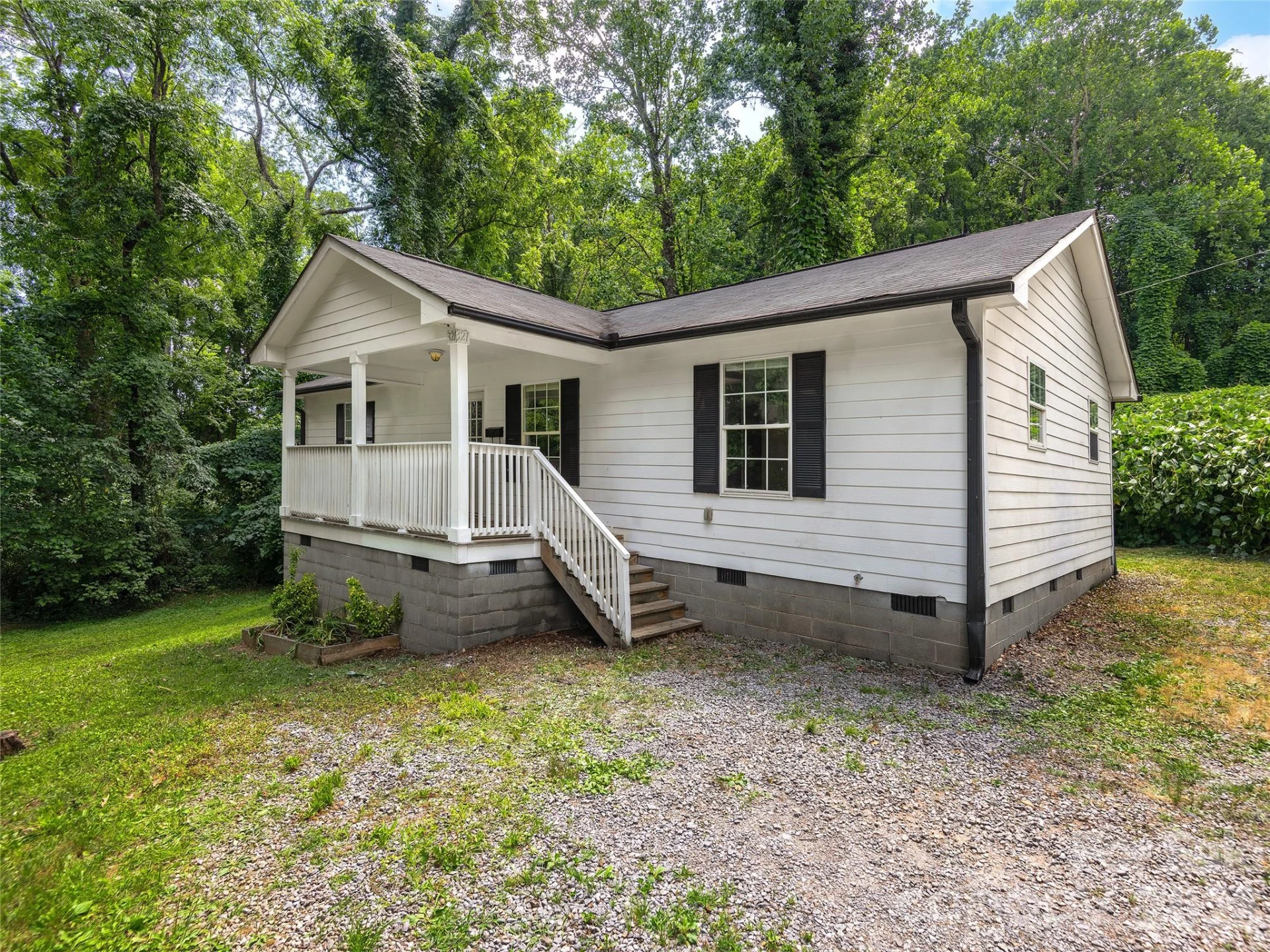 321 Virginia Avenue - Photo 2