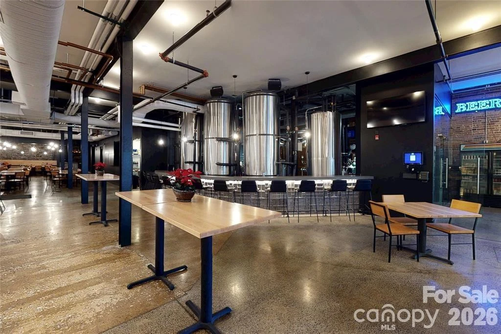 39 Lexington Avenue N - Photo 2