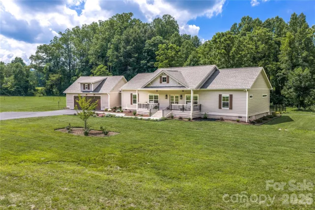 90 Saddle Club Lane