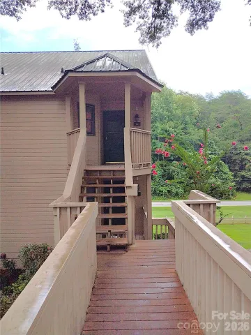160 Whitney Boulevard