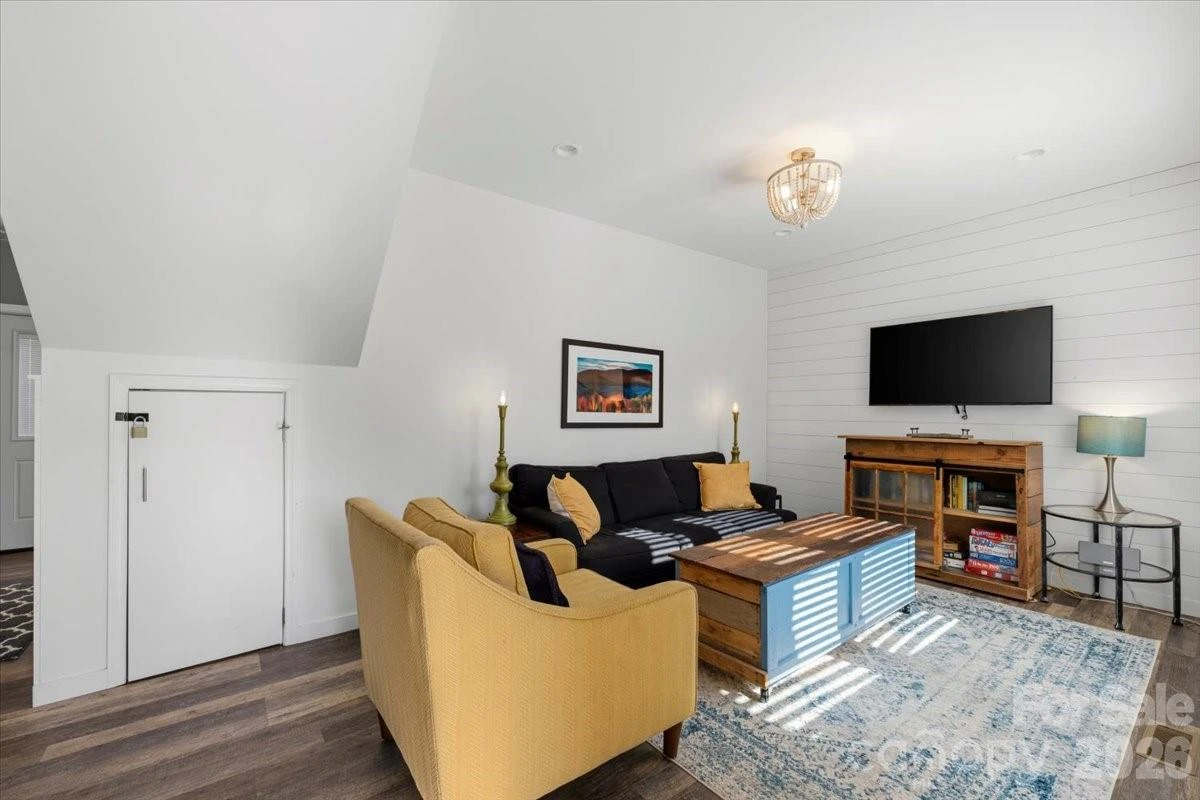 109 Portmanvilla Road - Photo 7
