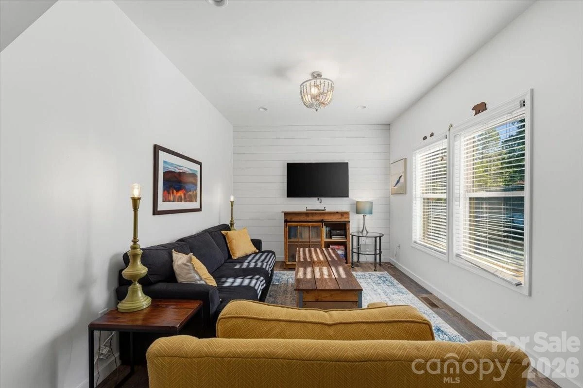 109 Portmanvilla Road - Photo 8