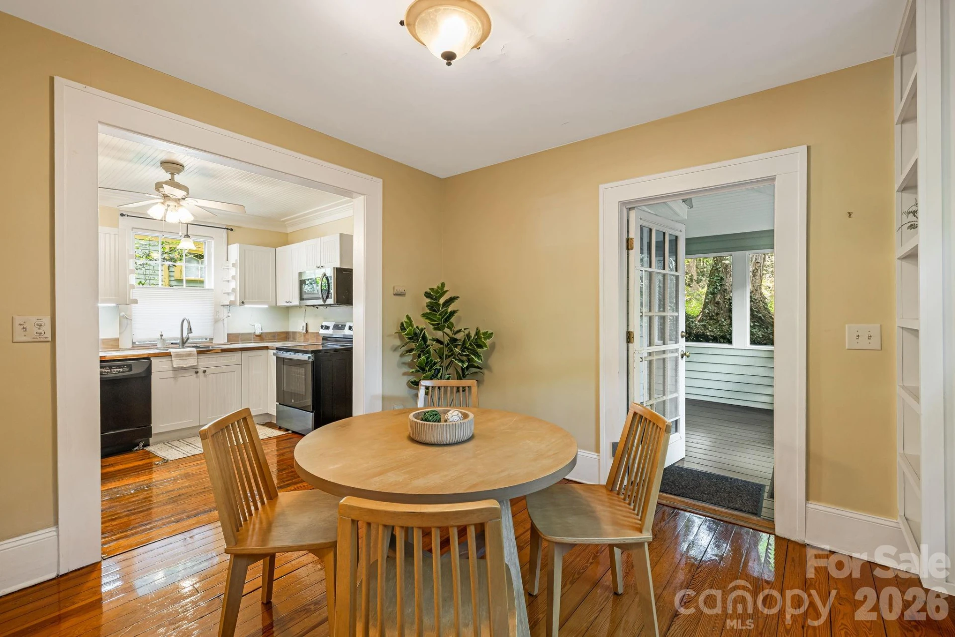 28 Woodlawn Avenue - Photo 16