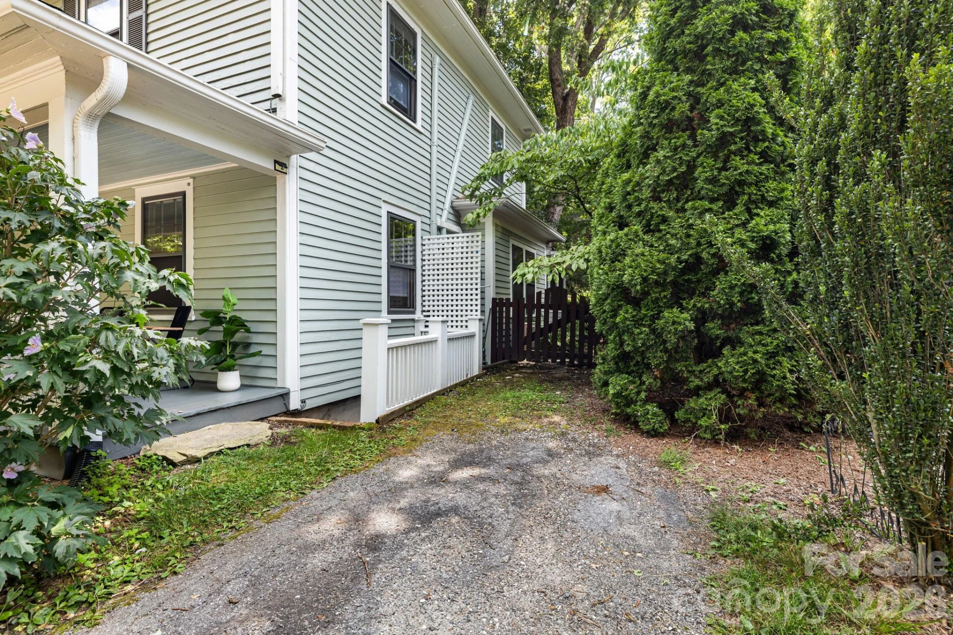 28 Woodlawn Avenue - Photo 40