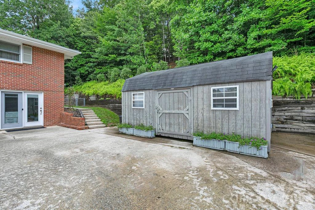 337 Delphia Drive - Photo 11