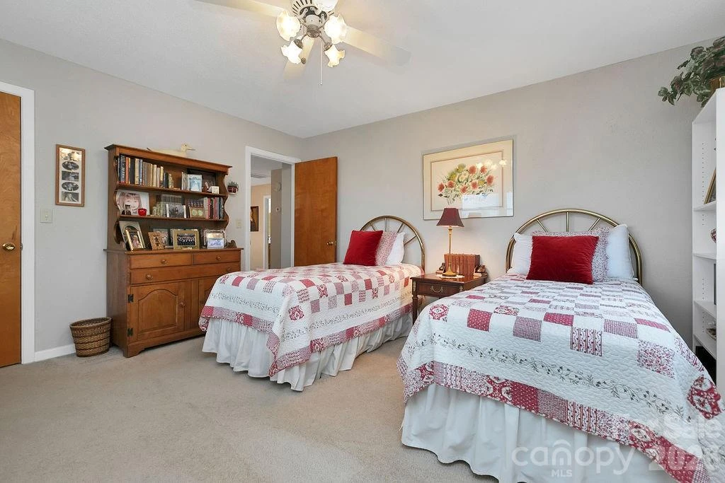 337 Delphia Drive - Photo 40