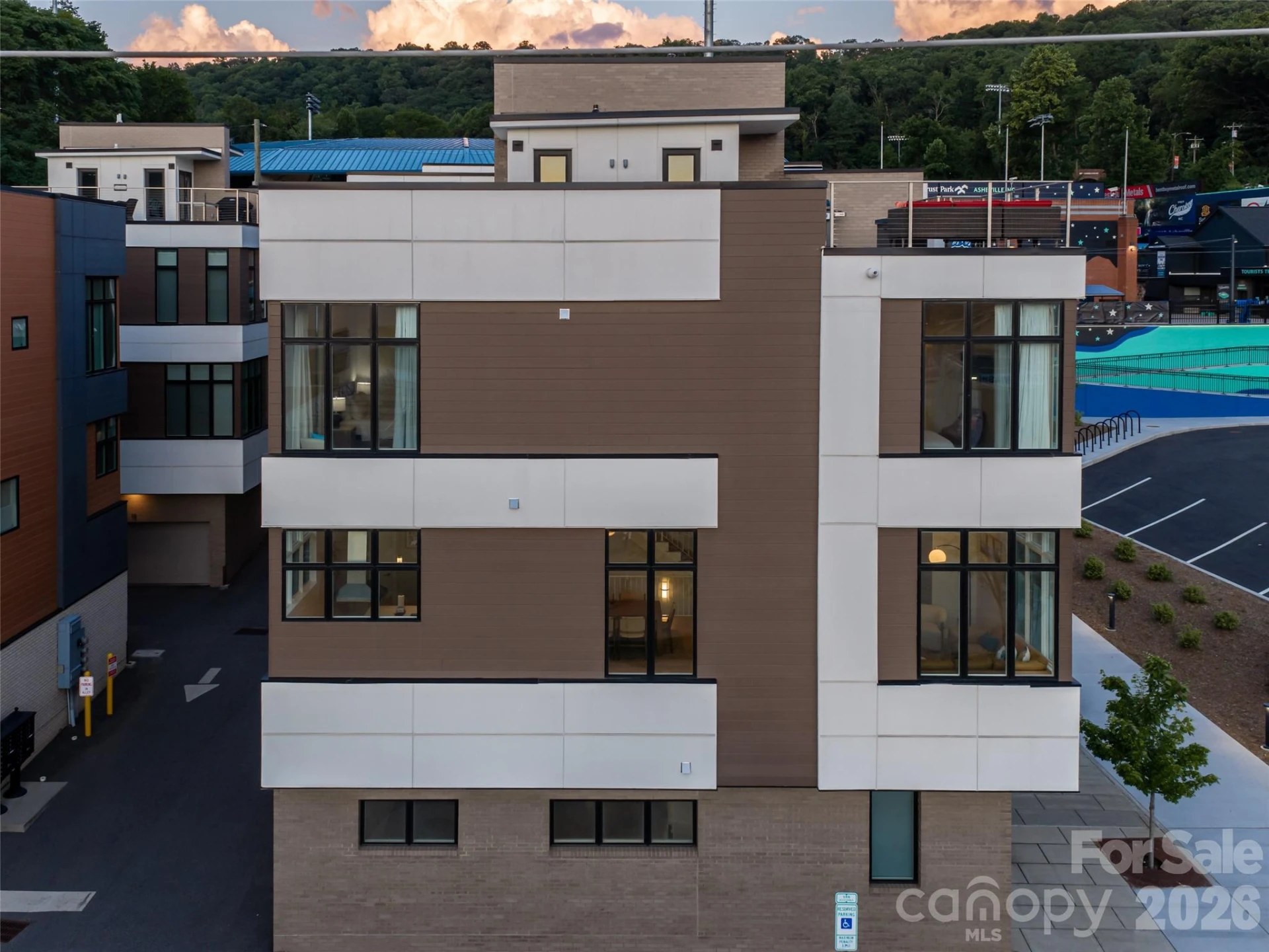 1 Bauhaus Court - Photo 40