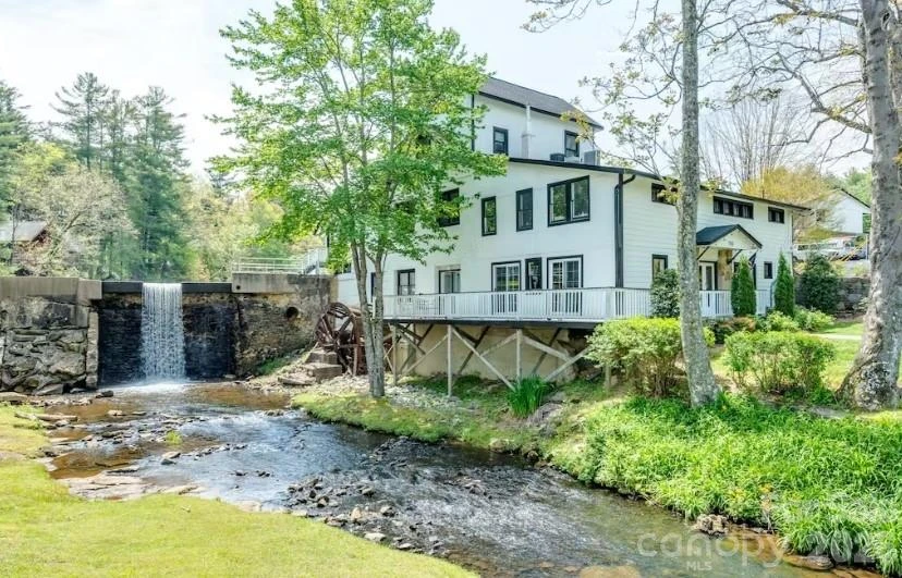 1150 W Blue Ridge Road