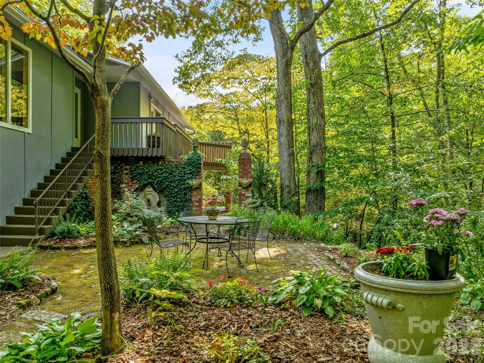 5 Hillcrest Road E - Photo 45