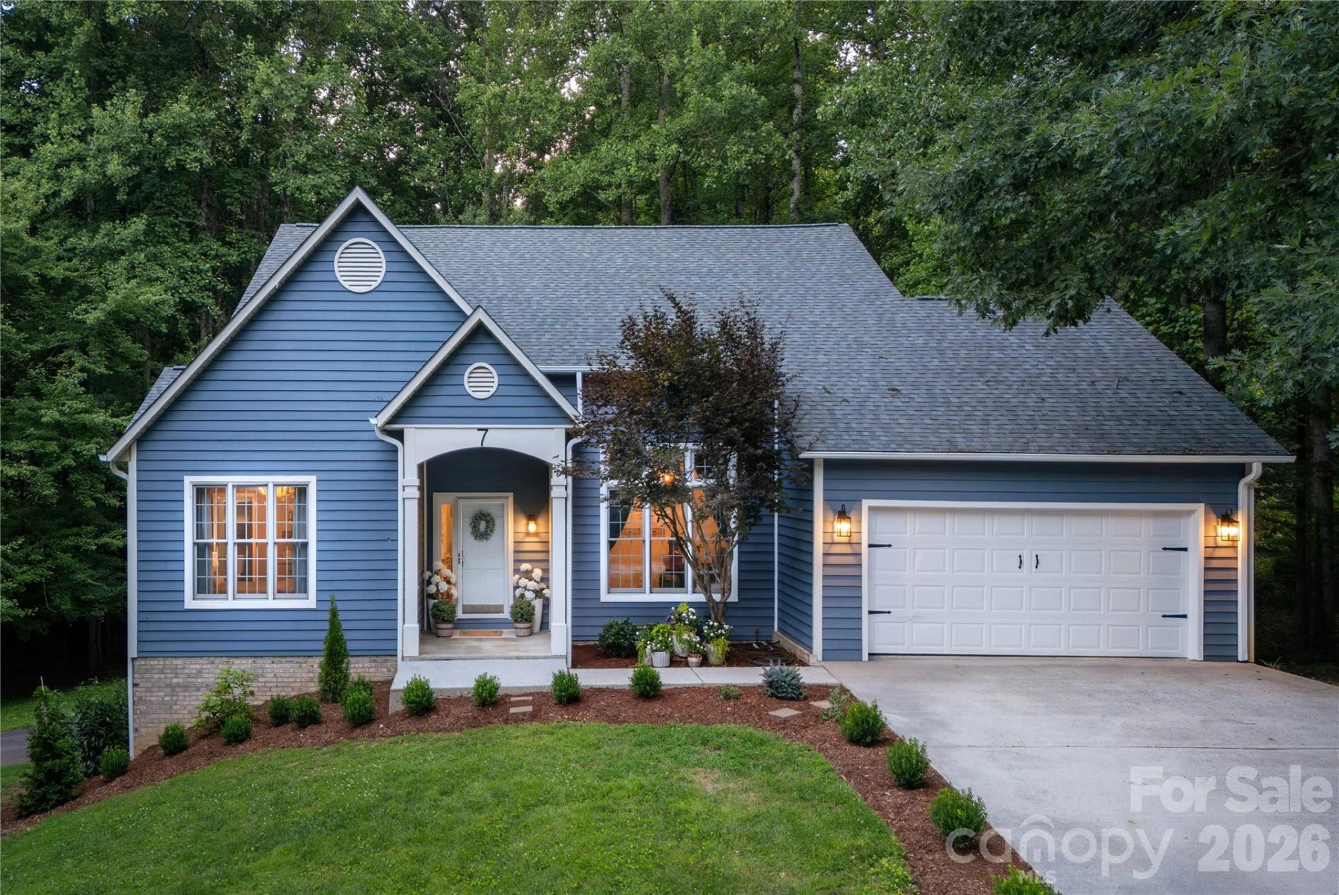 7 Oak Hollow Drive