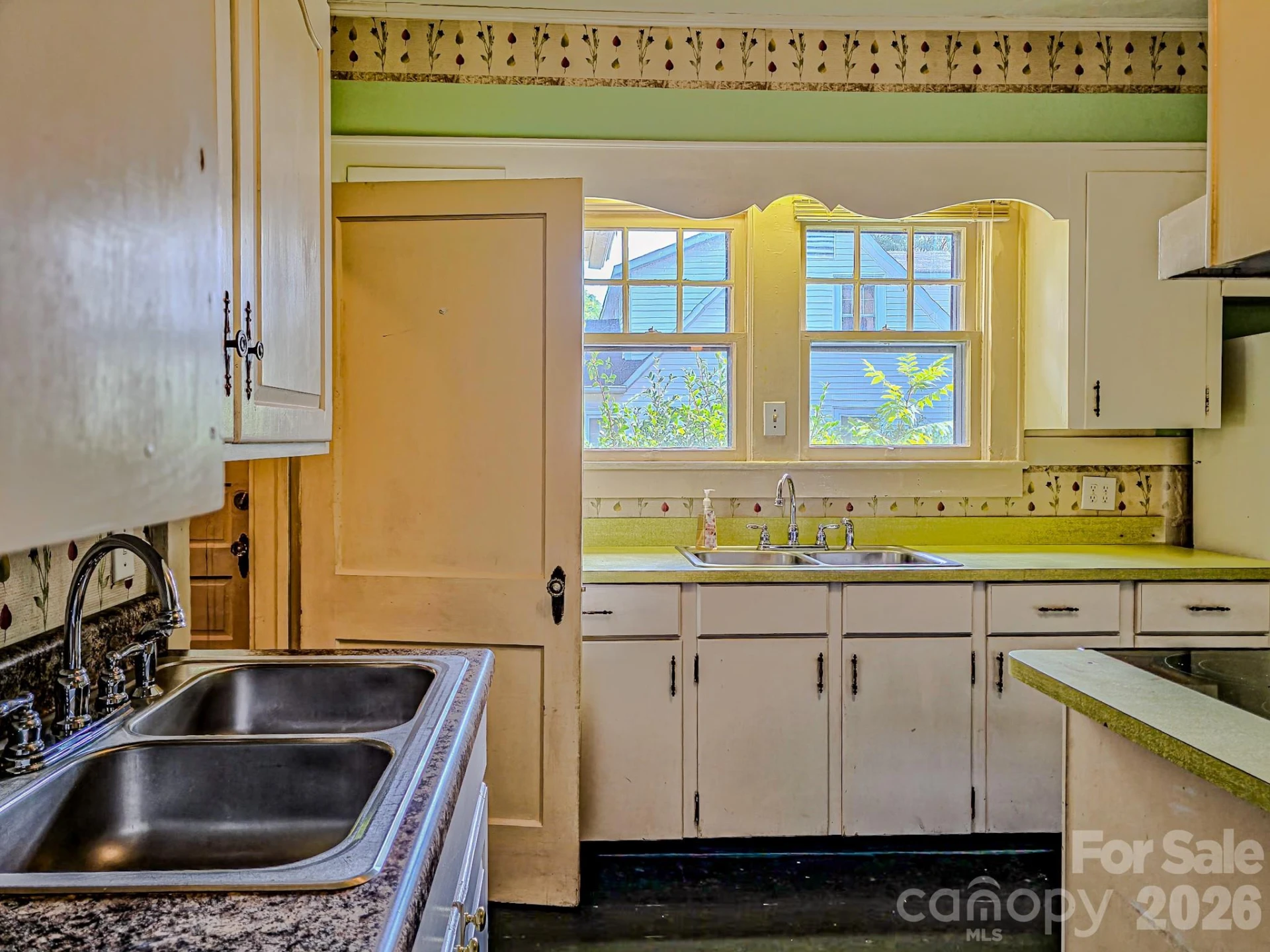 154 S Broadway Street - Photo 10