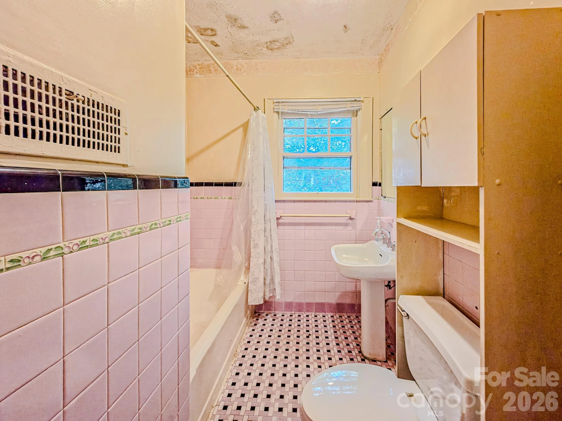 154 S Broadway Street - Photo 18