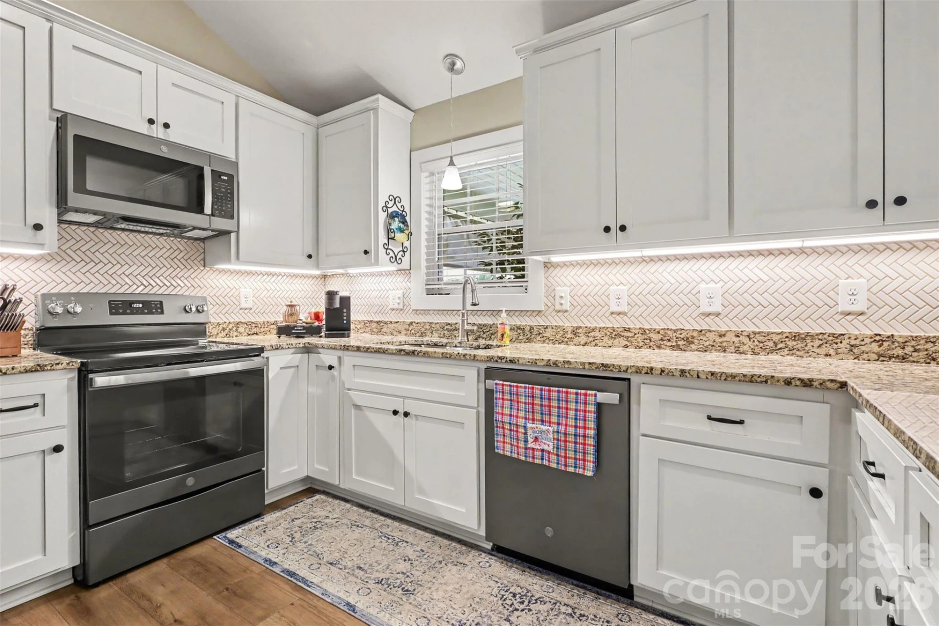 105 Kingston Place - Photo 11