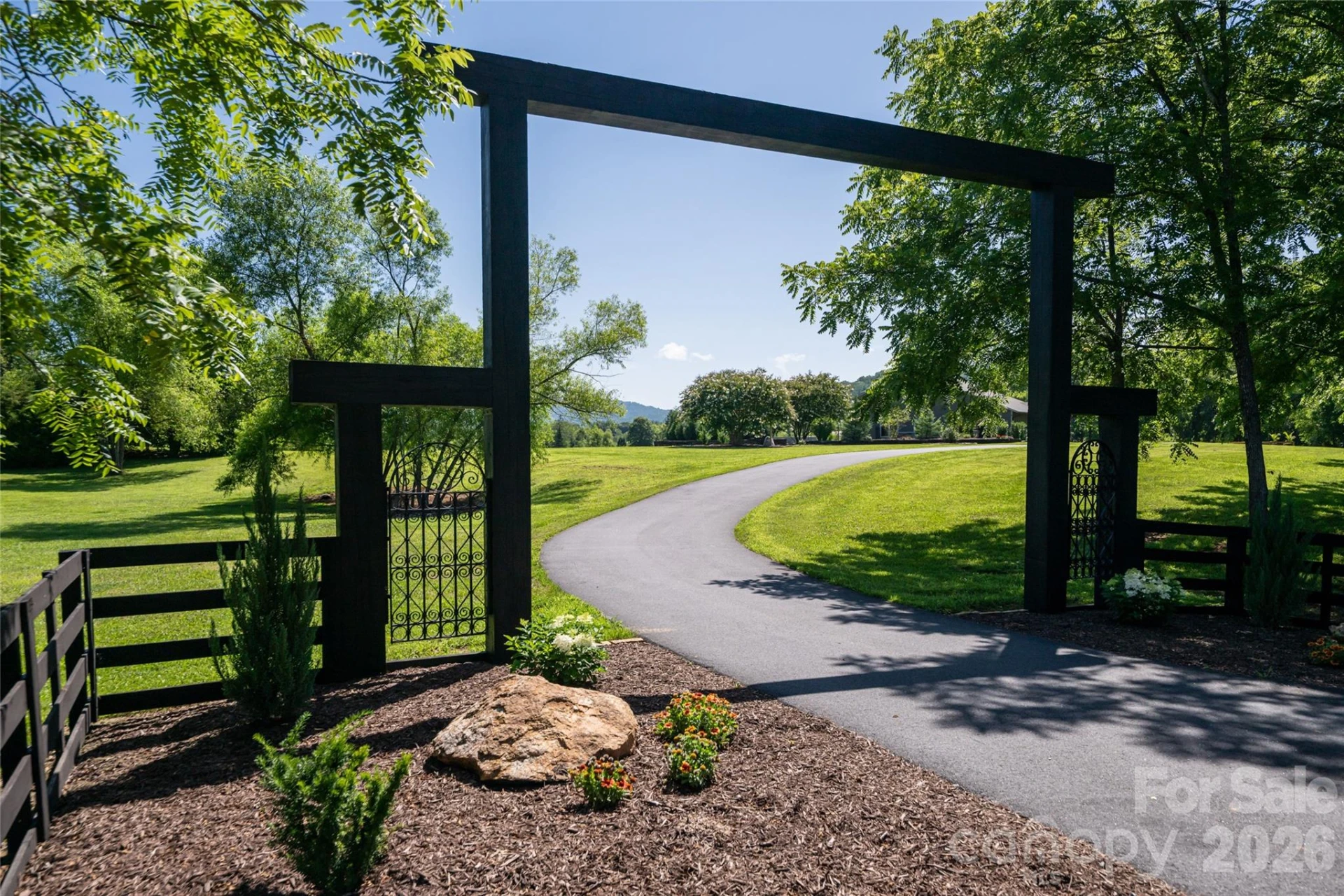 660 Pleasant Grove Road - Photo 2