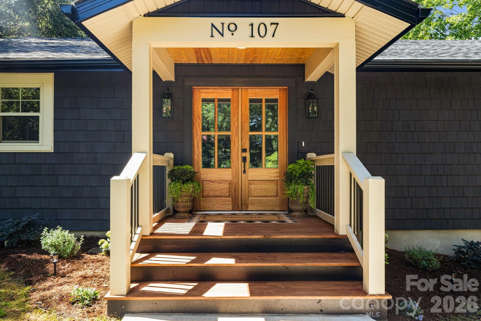 107 Beverly Road - Photo 2