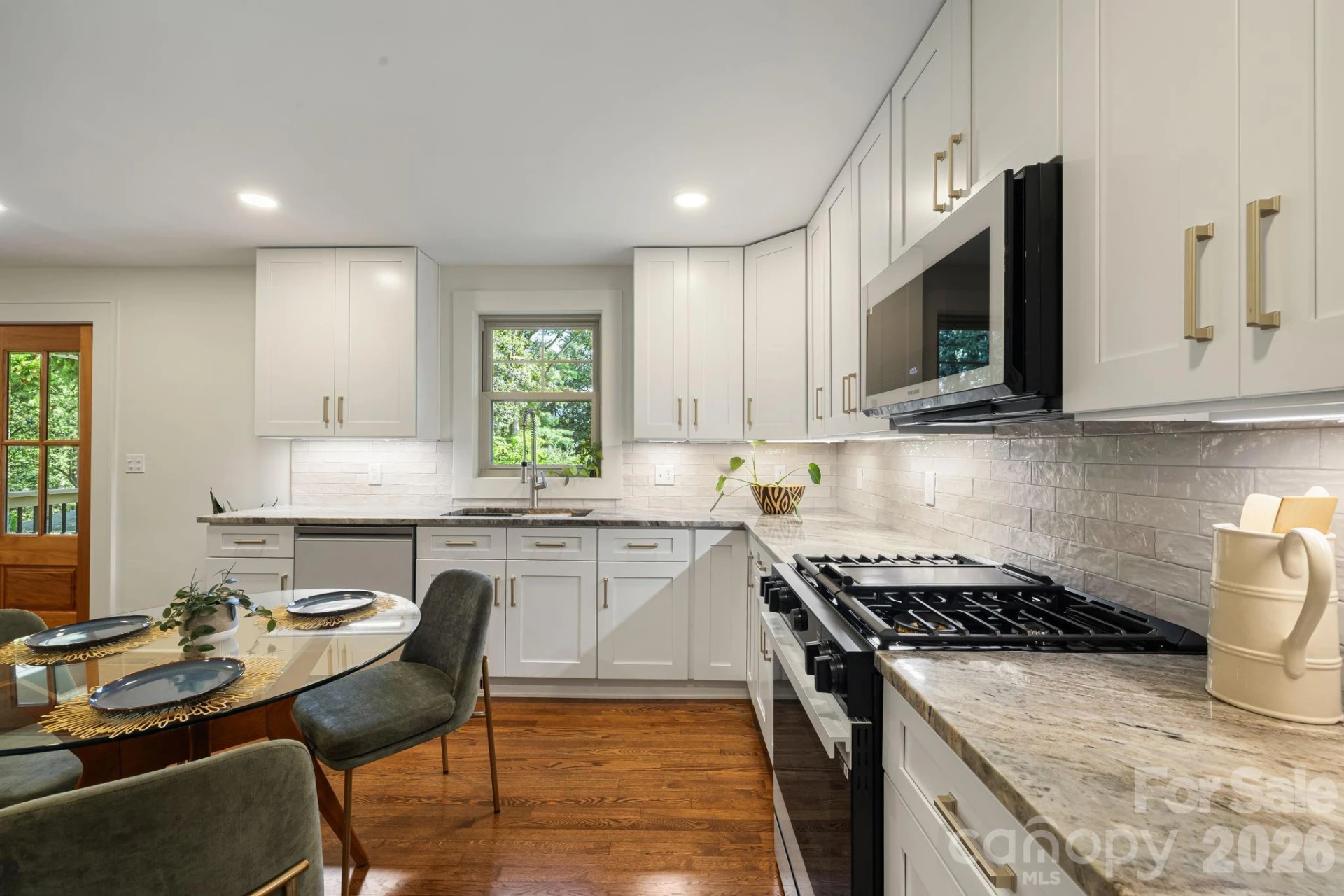 107 Beverly Road - Photo 10