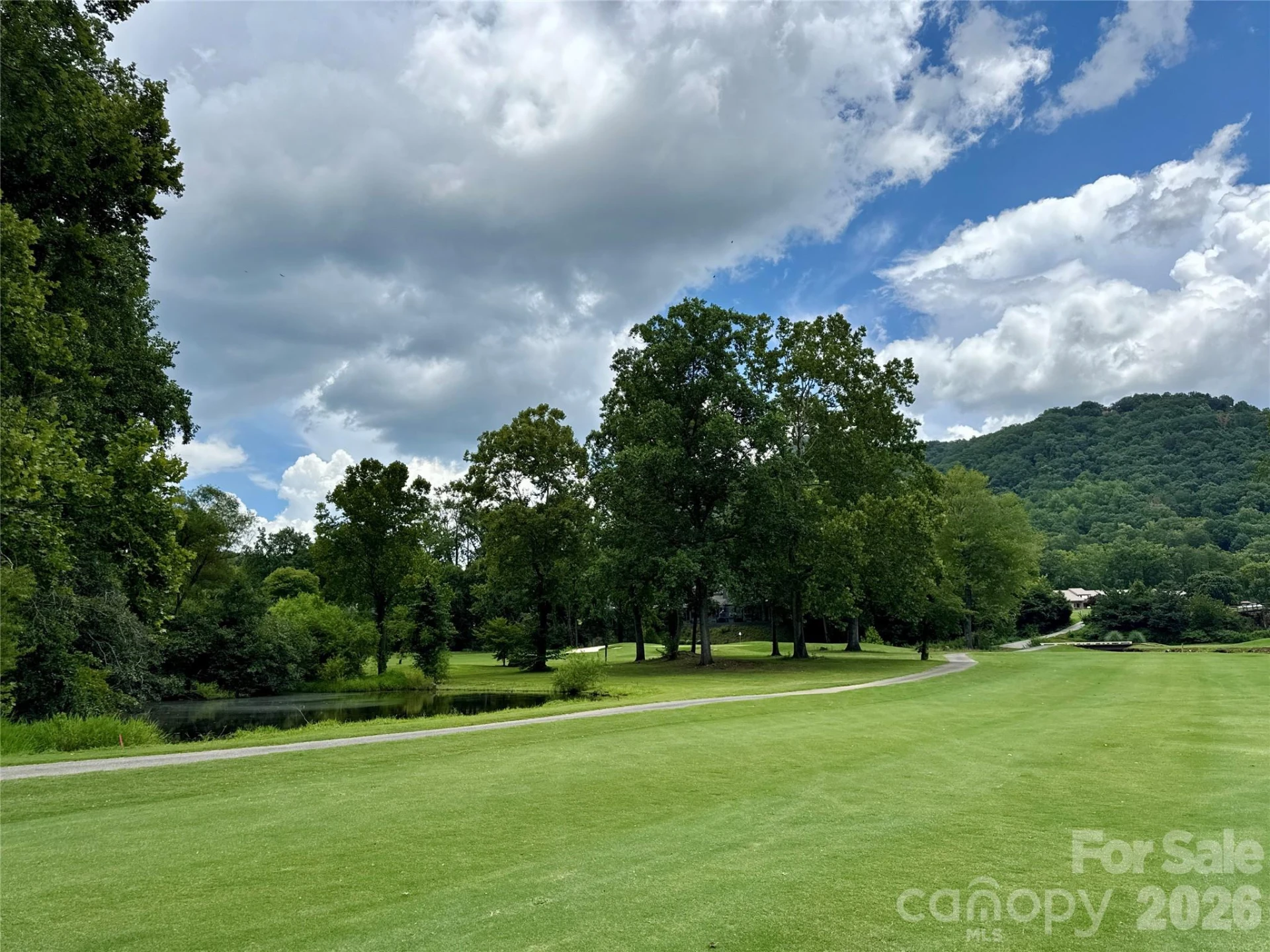 307 Fairway Drive - Photo 2