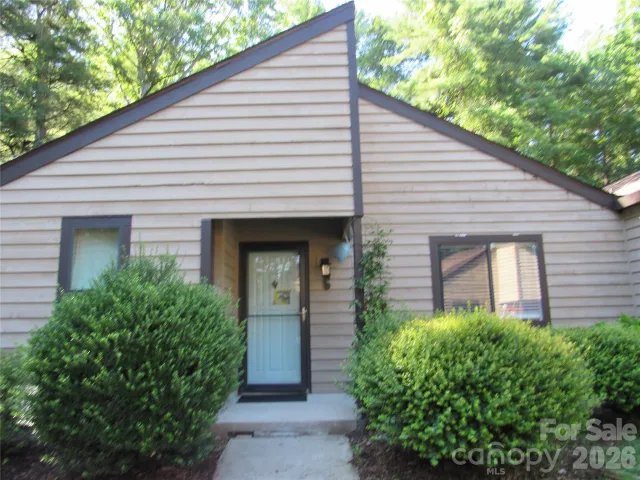 6 Woodlands Drive