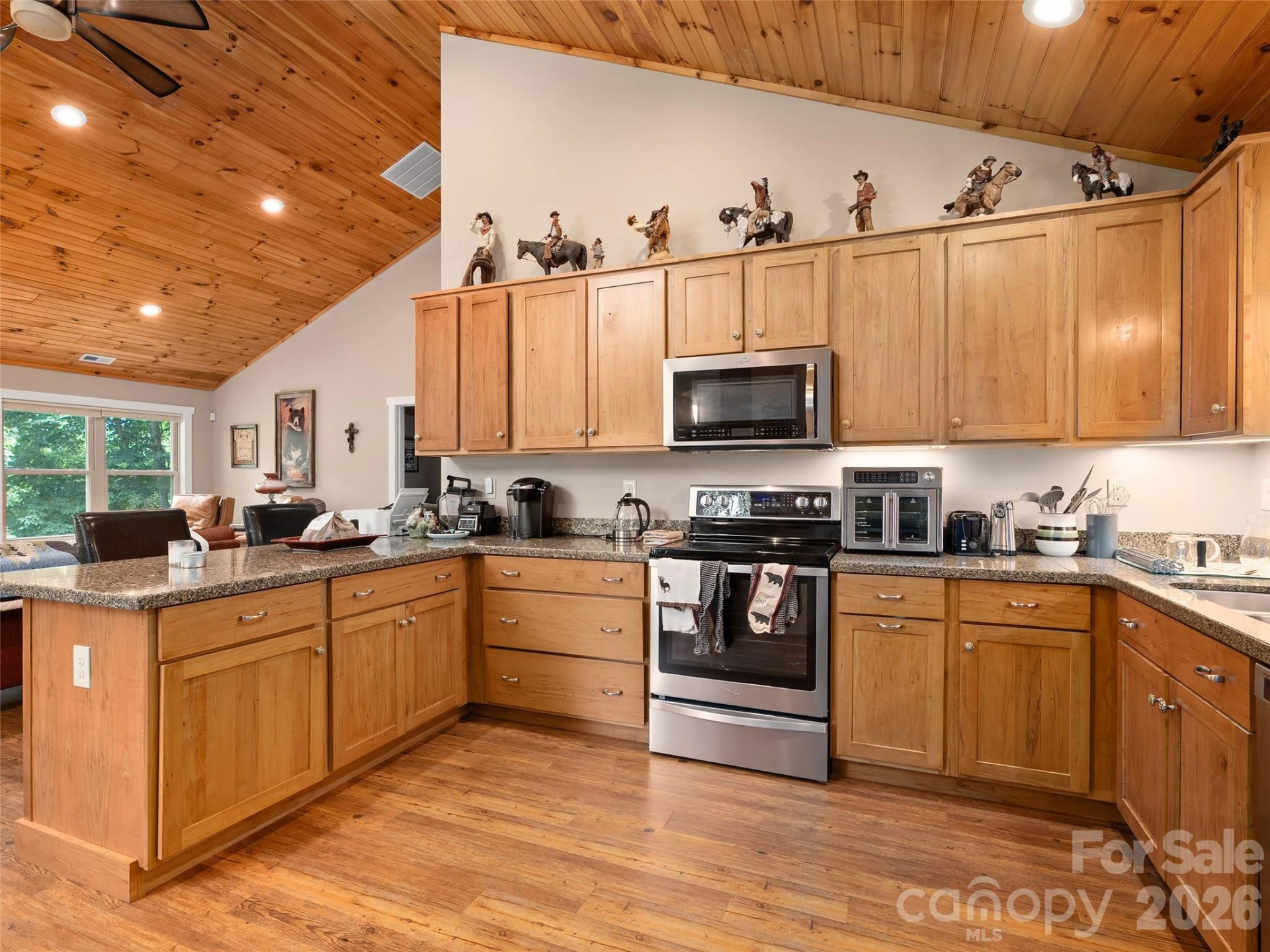 39 Maplewood Drive - Photo 10