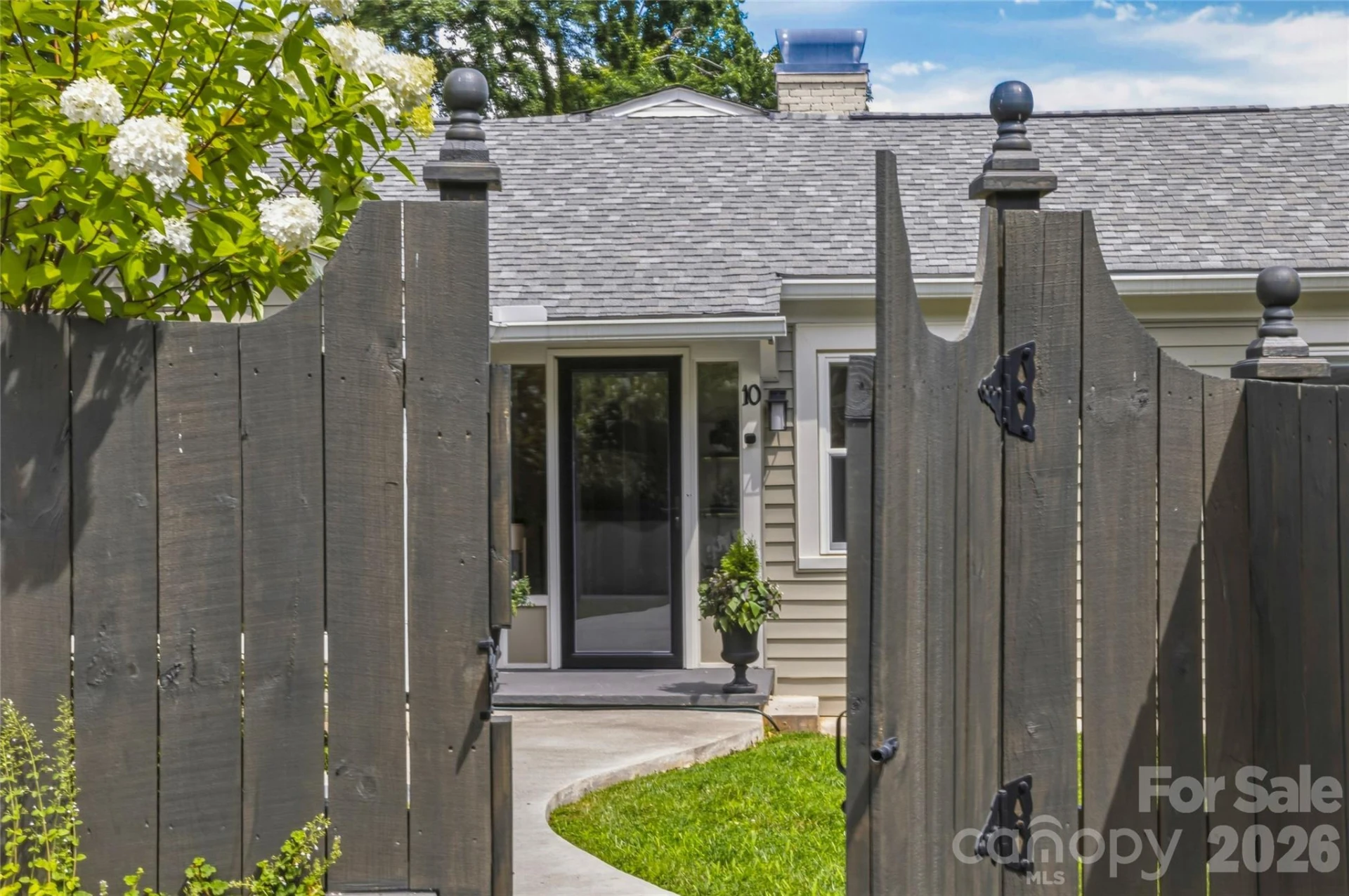 10 Springdale Road - Photo 2