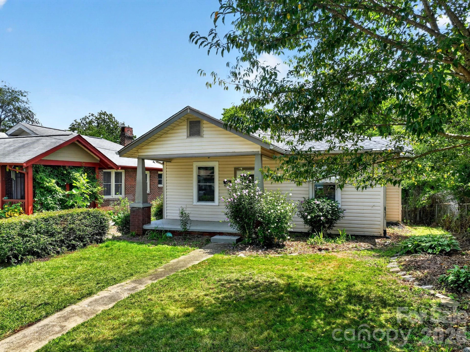 29 Mildred Avenue - Photo 2