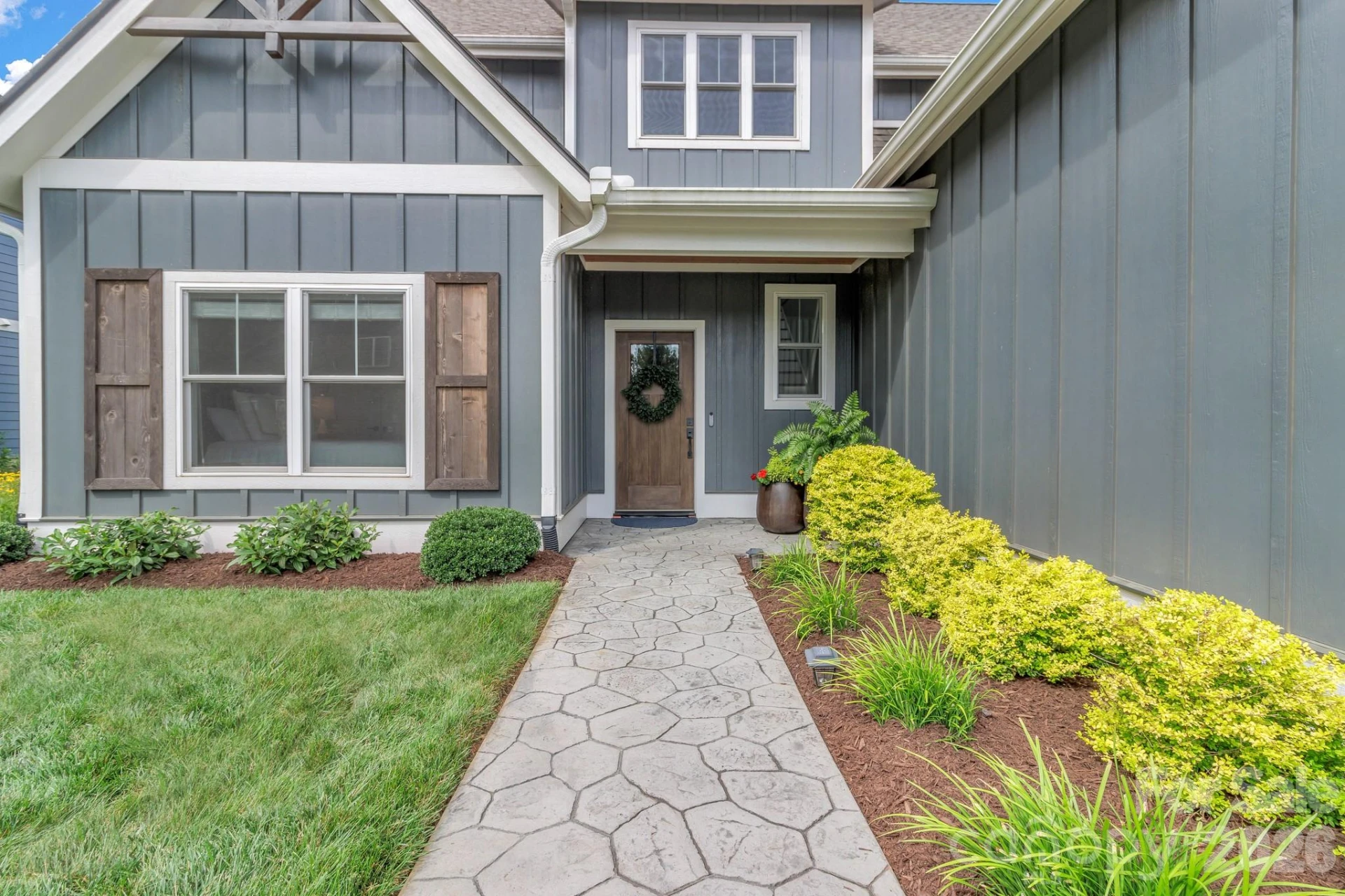 136 Ellis Lane - Photo 2