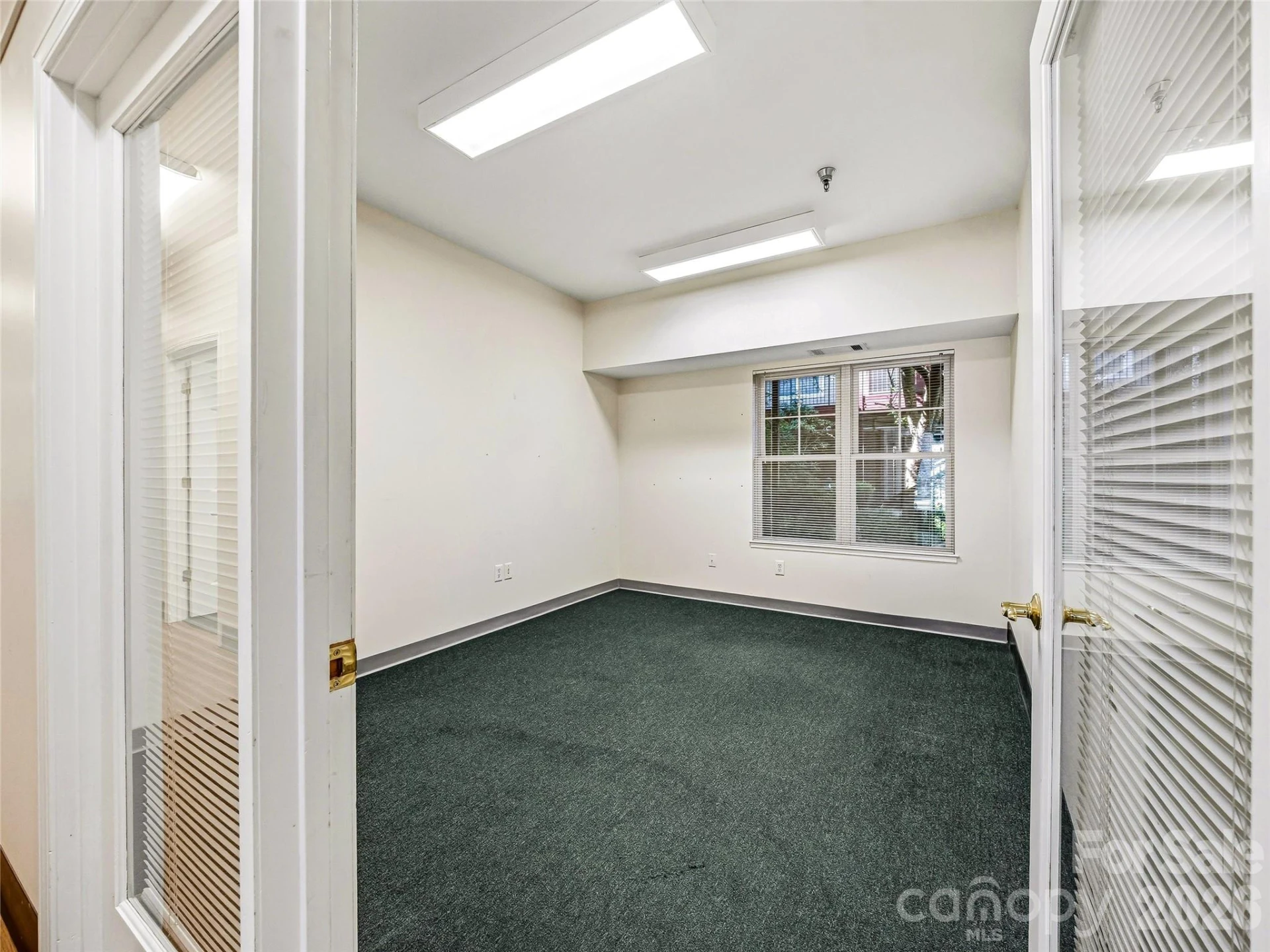 64 Clingman Avenue #101 - Photo 31