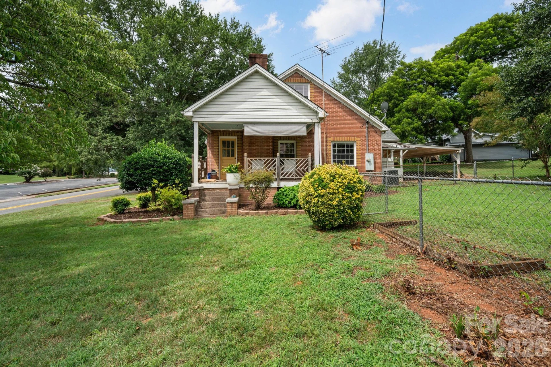 232 Maple Street - Photo 4