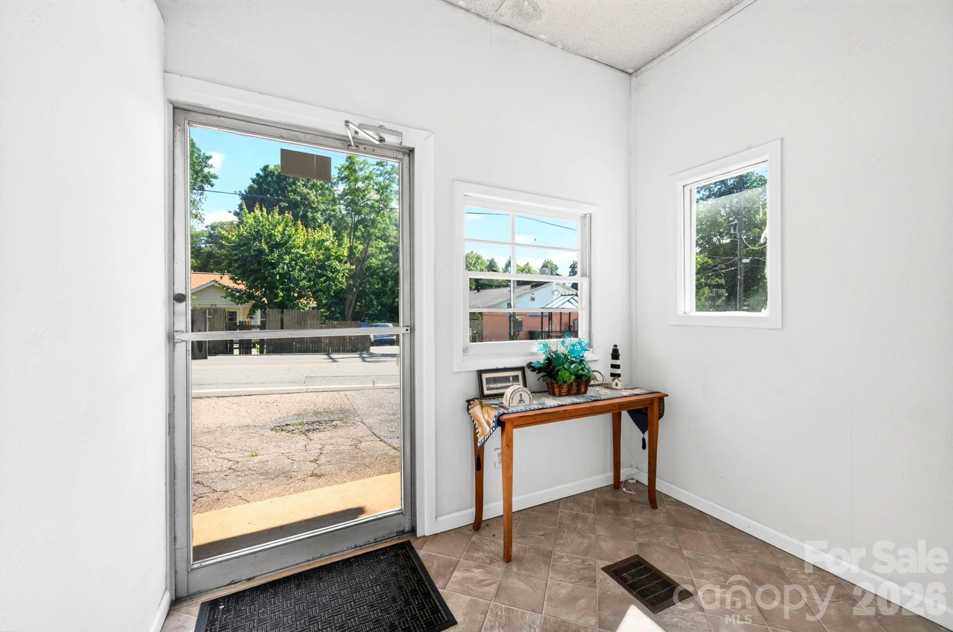 475 Deaverview Road - Photo 12