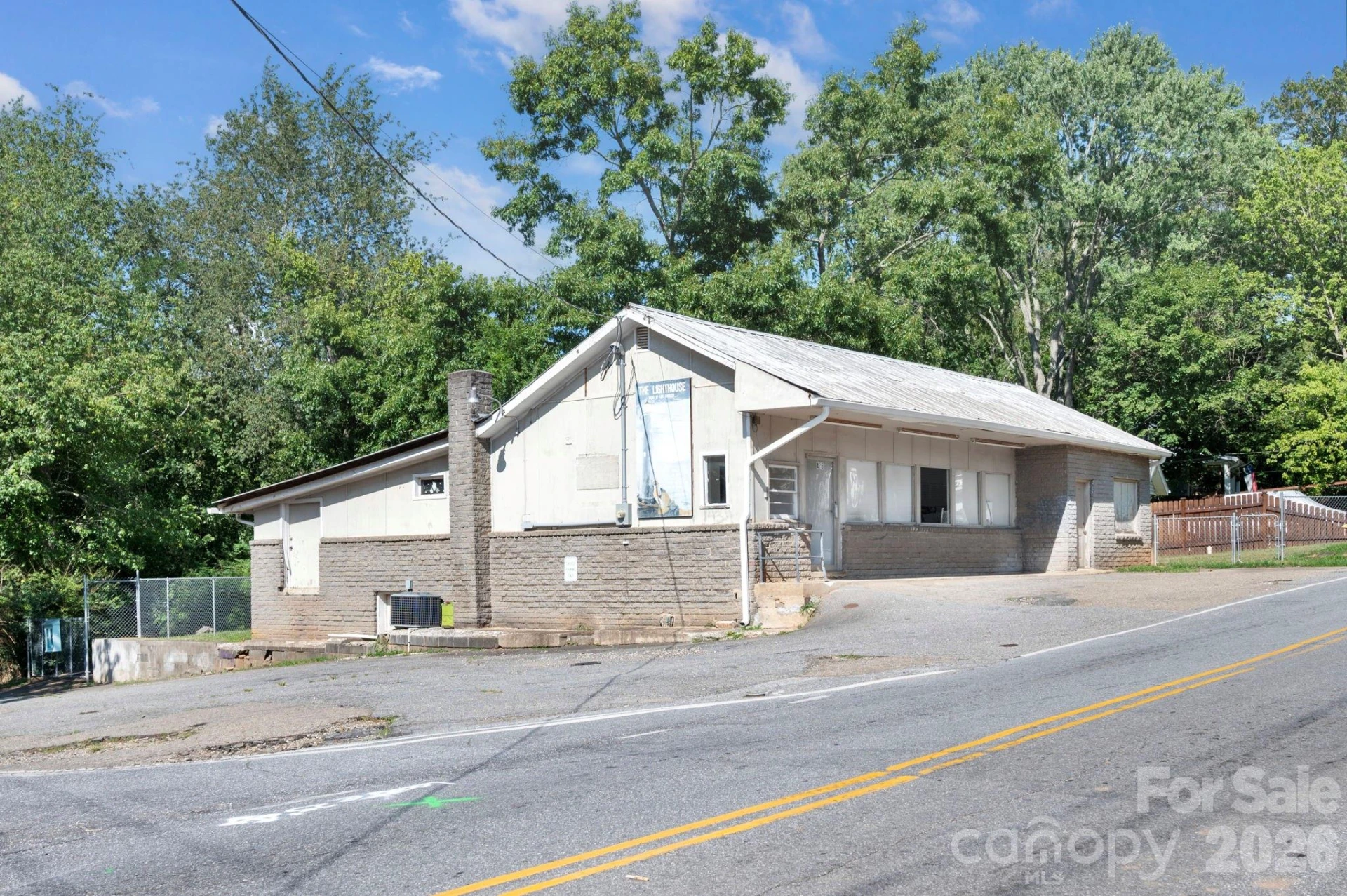 475 Deaverview Road - Photo 3