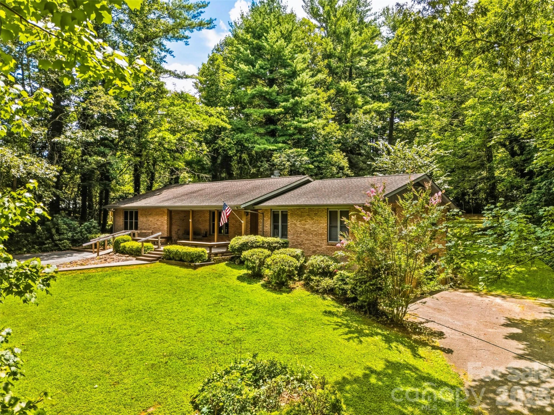 2526 Kanuga Road