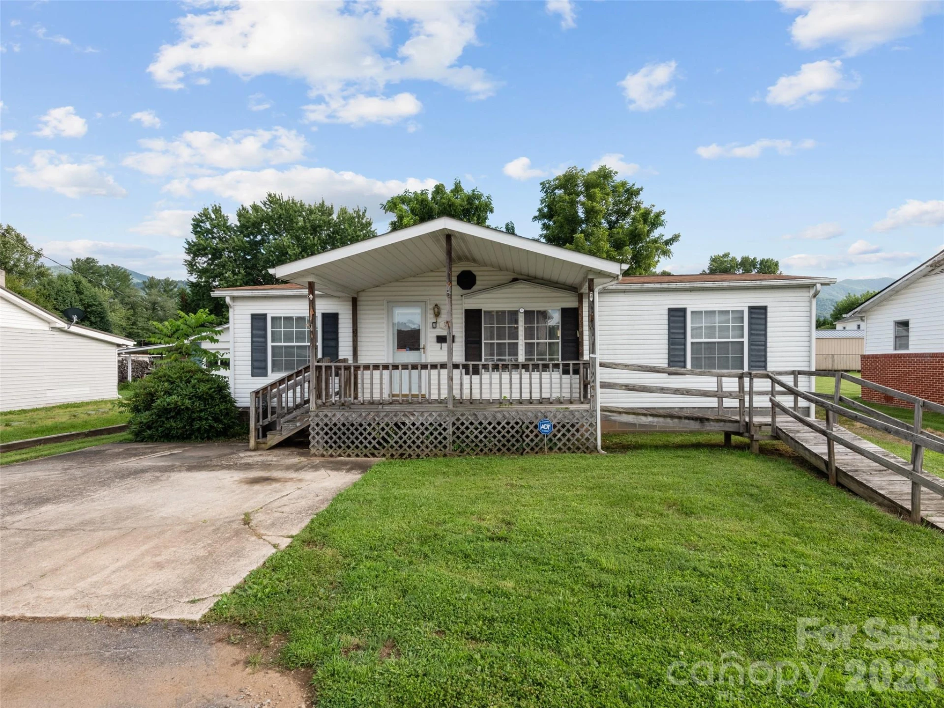 39 Spruce Street - Photo 2