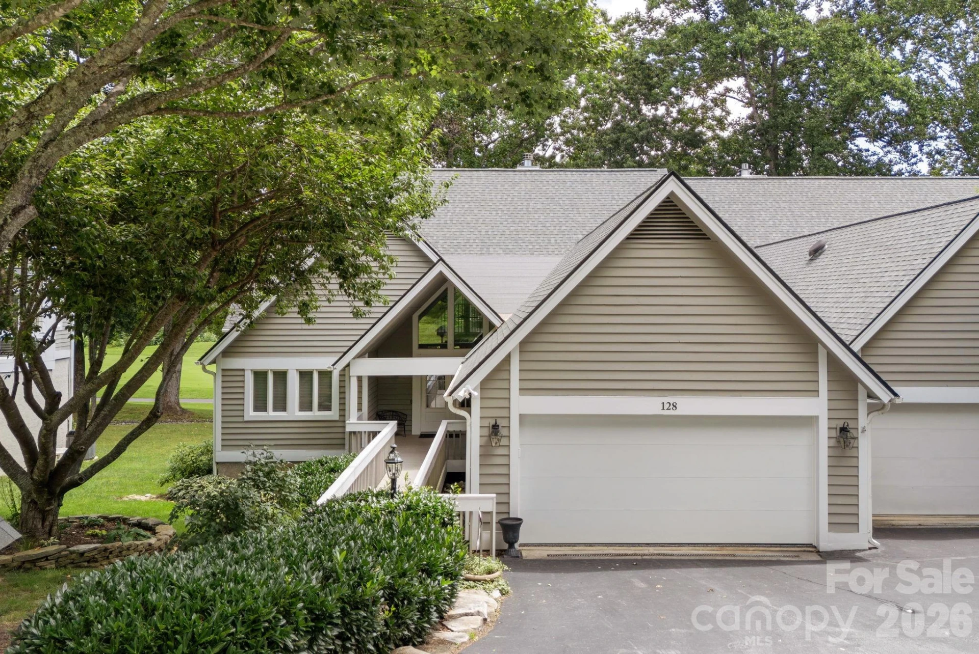 128 Overlook Drive - Photo 2