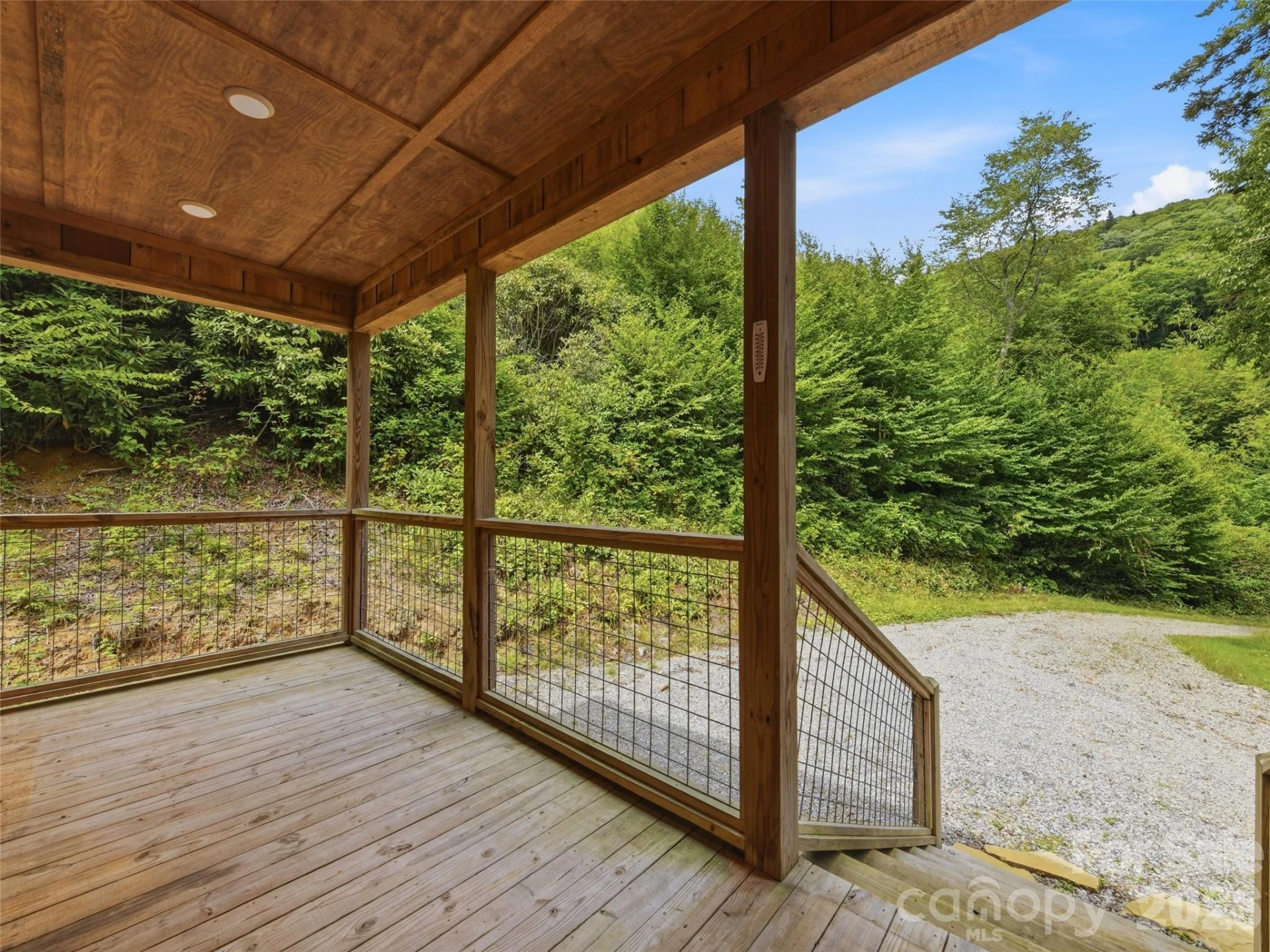 261 Yonah Drive - Photo 3