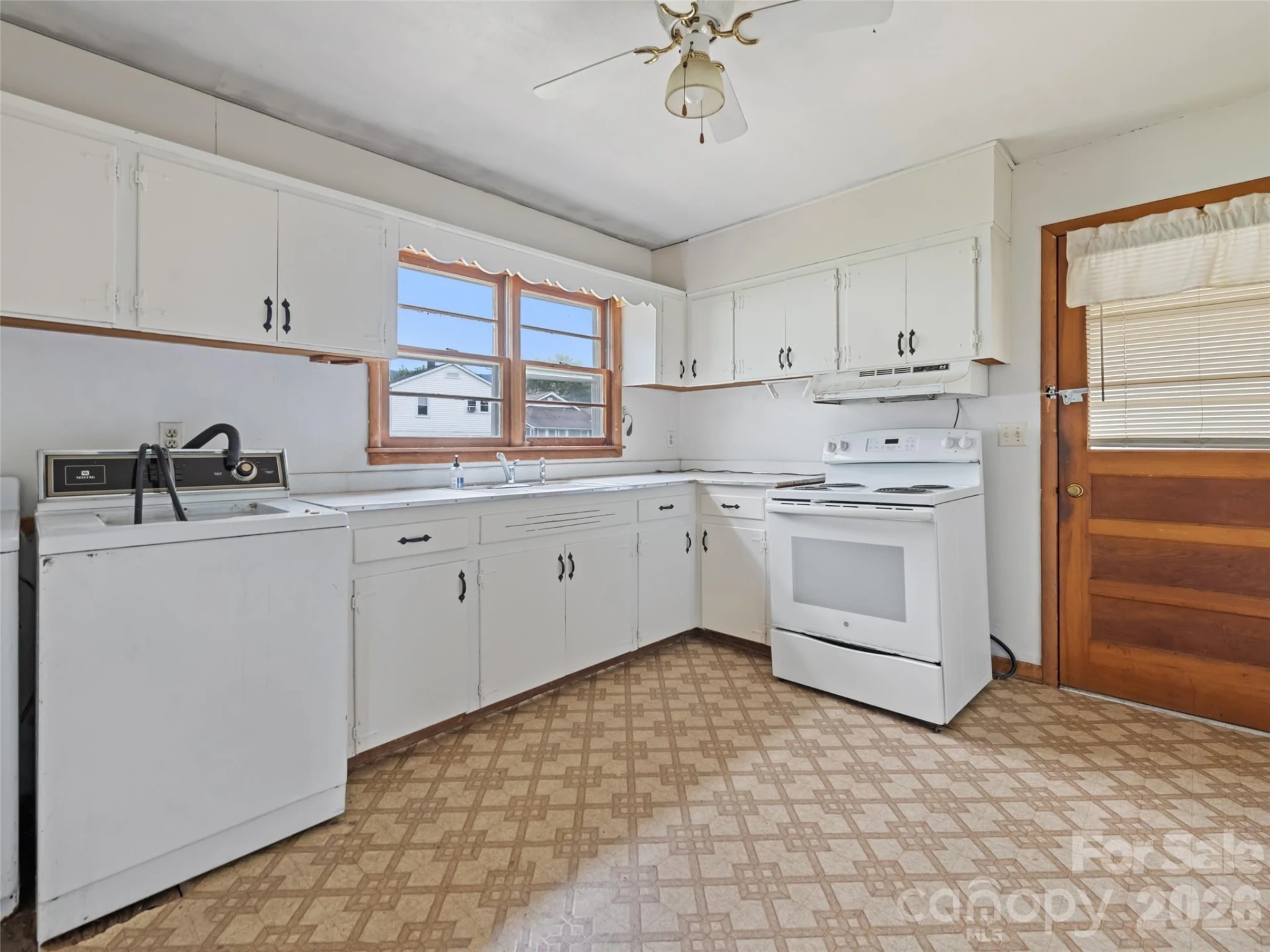 57 Spruce Street - Photo 2