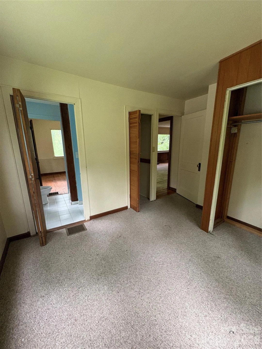 912 Halstead Boulevard #1-8 - Photo 11