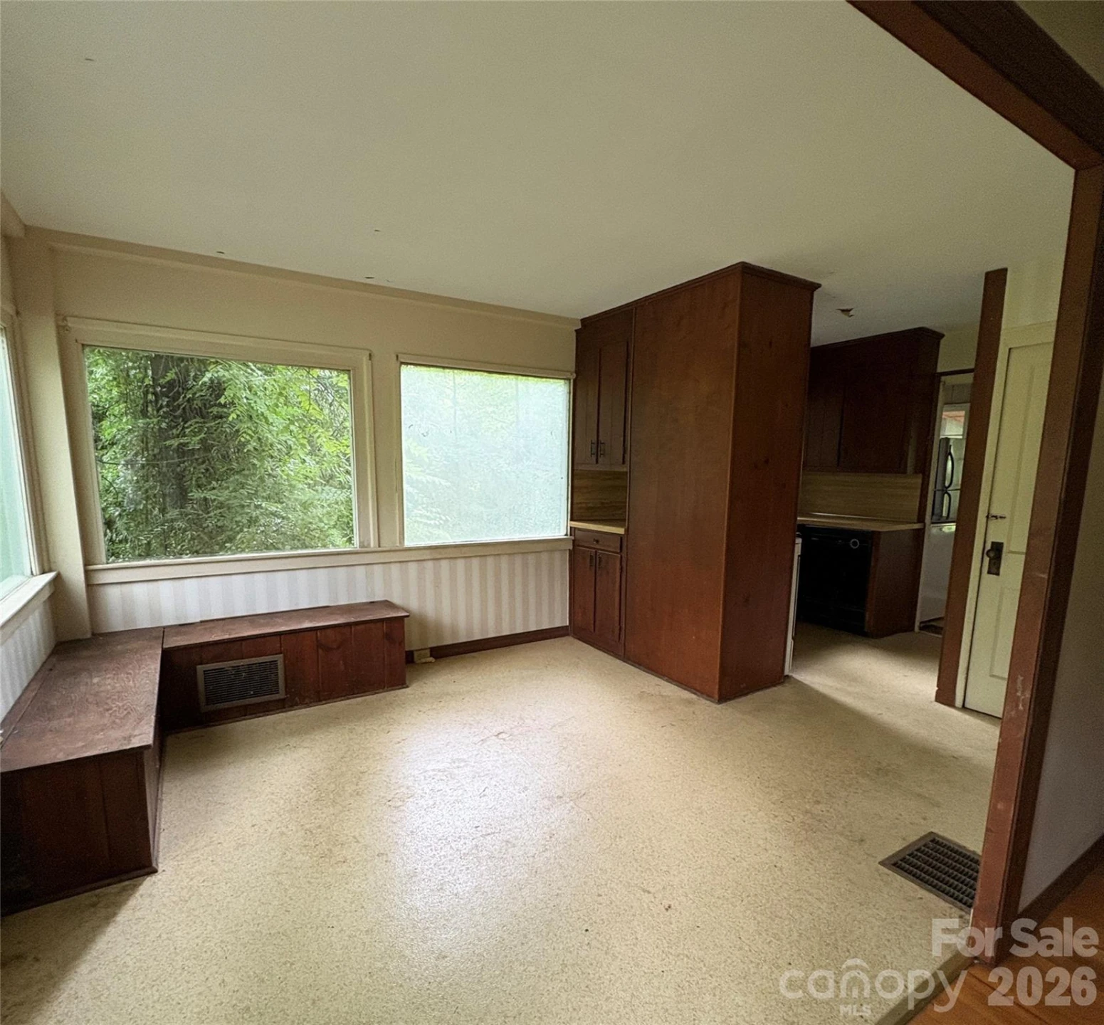 912 Halstead Boulevard #1-8 - Photo 8